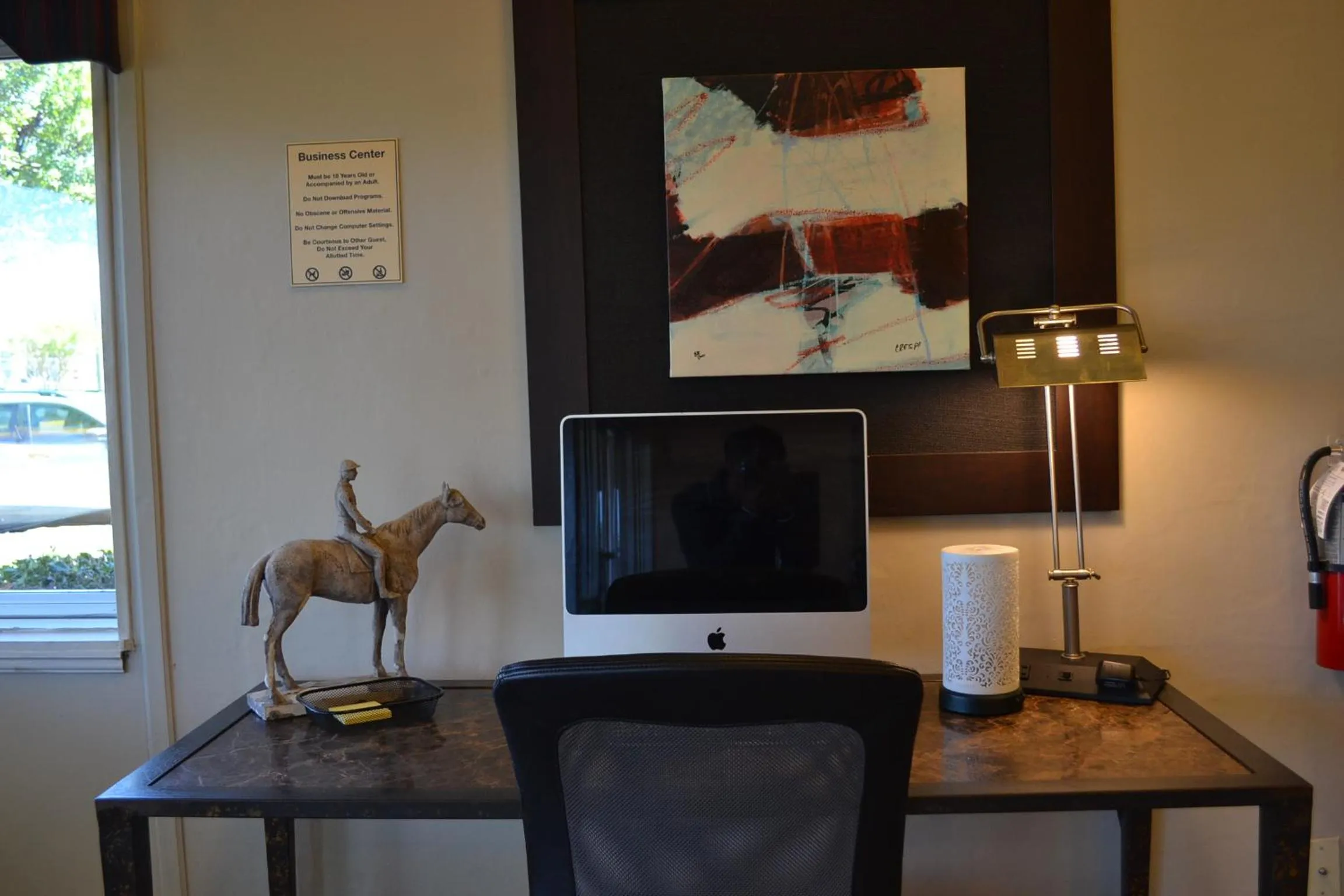 Business facilities, TV/Entertainment Center in Econo Lodge and Suites