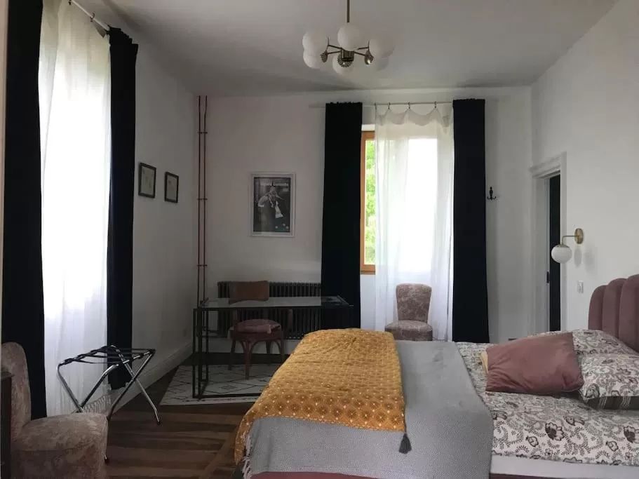 Bed in Château de Bataillé