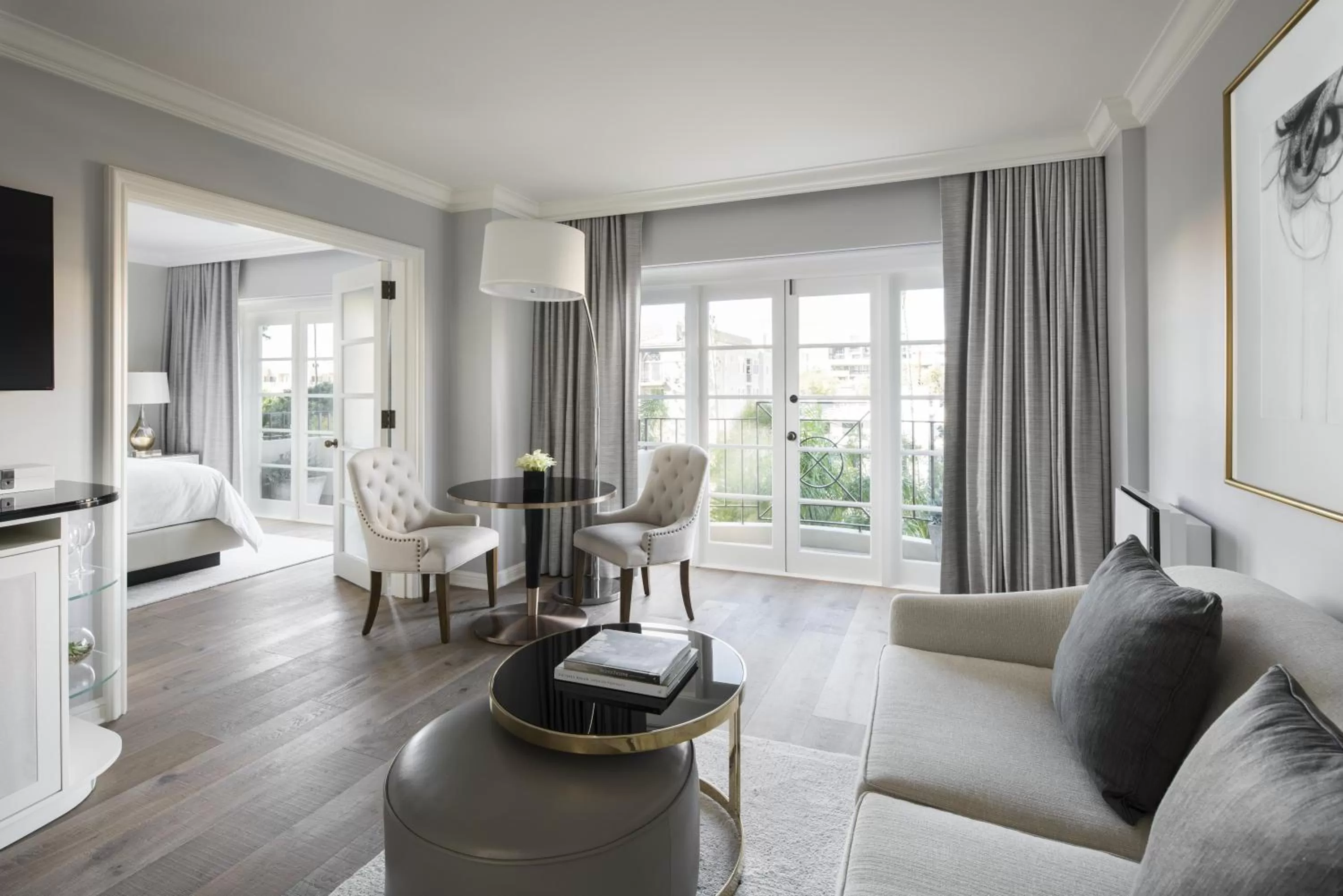 Living room in Four Seasons Hotel Los Angeles at Beverly Hills