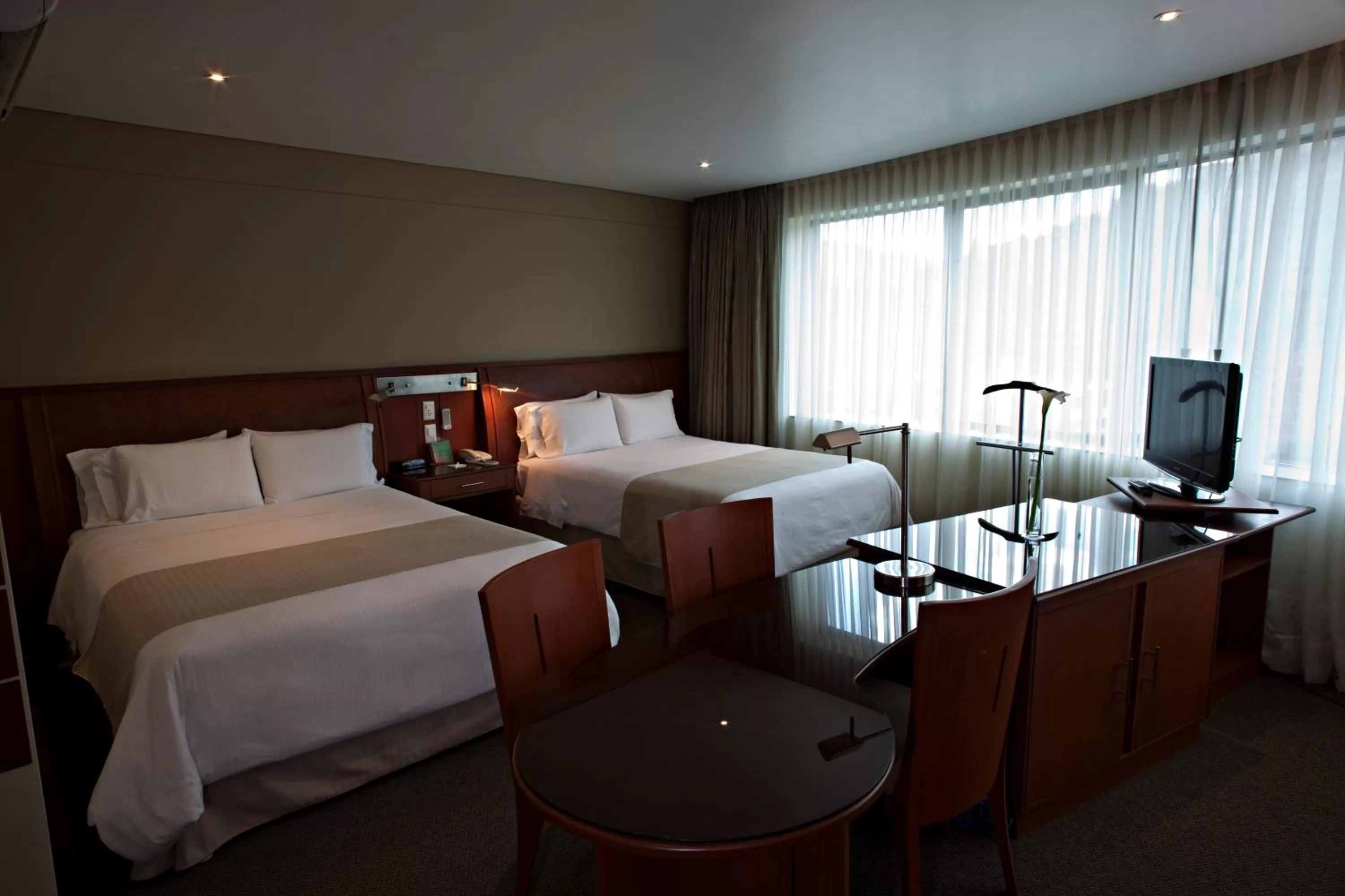 Bedroom, Bed in Suites Camino Real