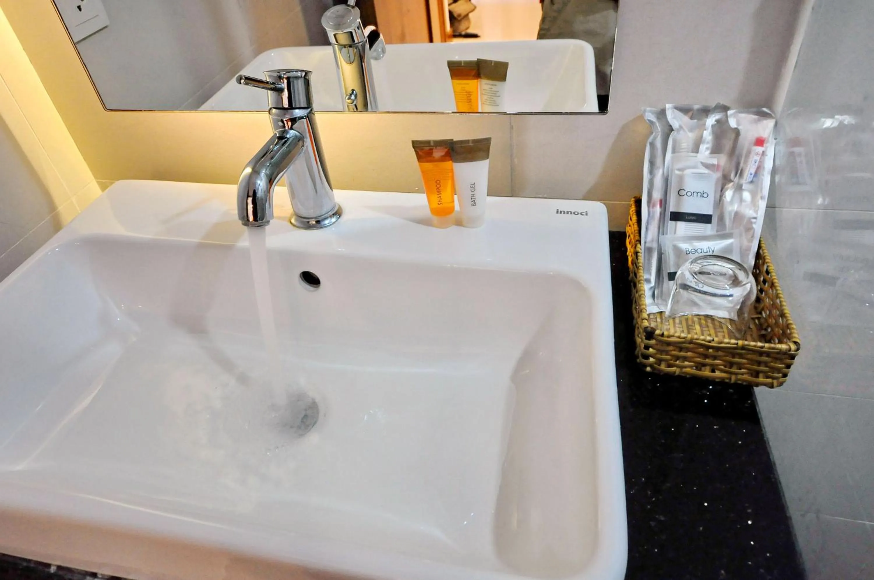 Holi Beach Hotel & Apartments