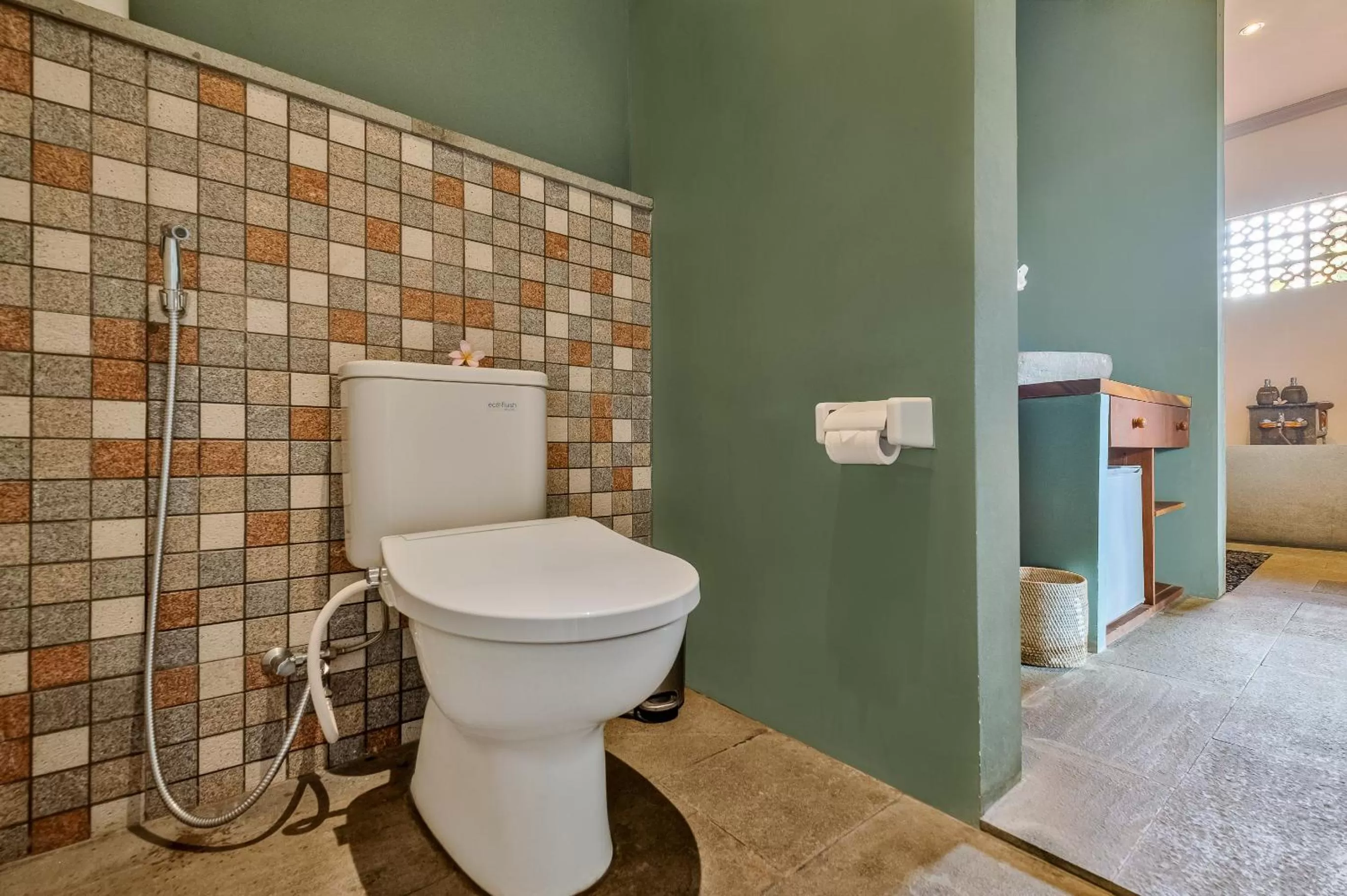 Toilet in Kubu Rama Ubud Cottage