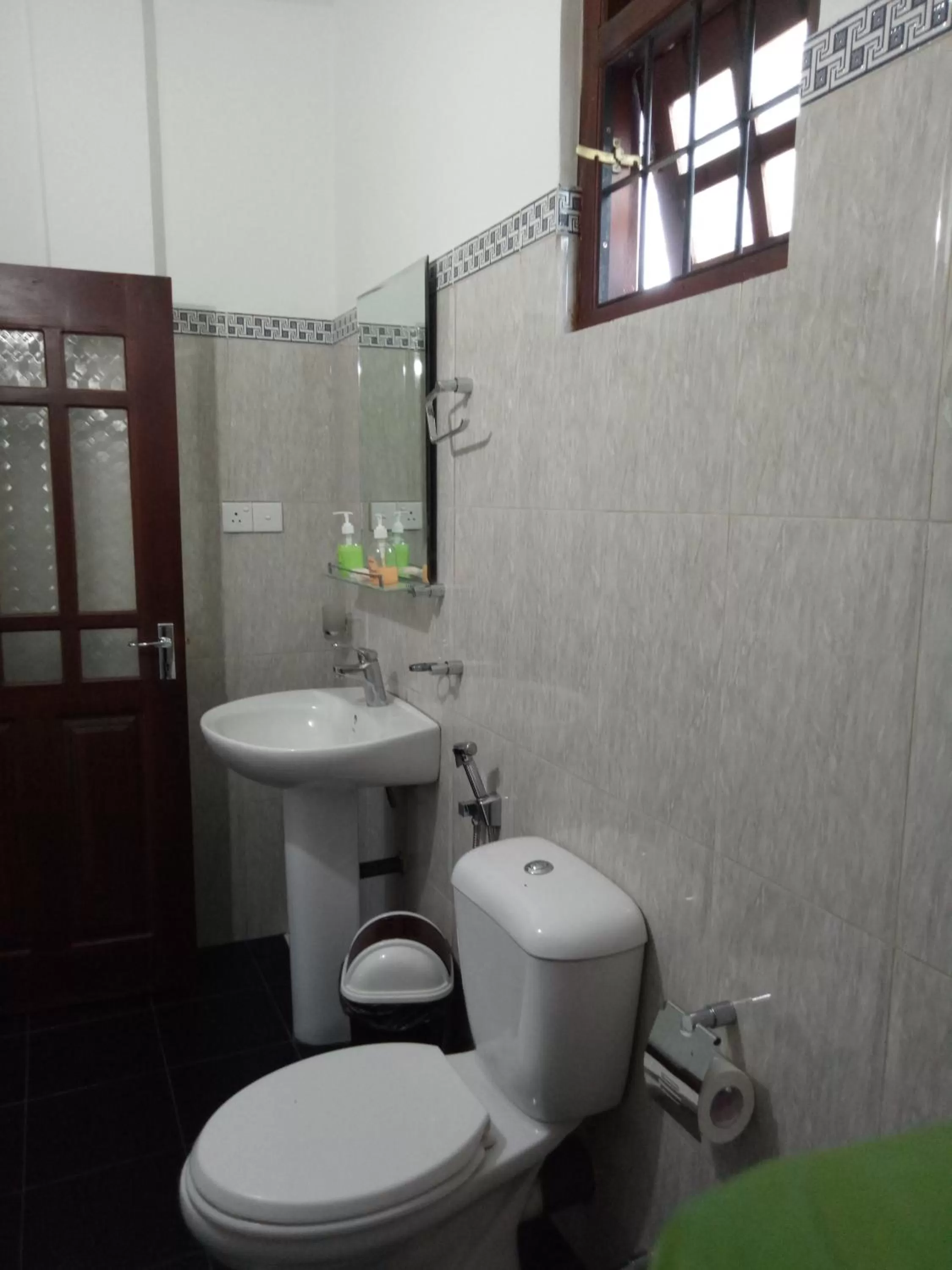 Bathroom in Otha Shy Airport Transit Hotel