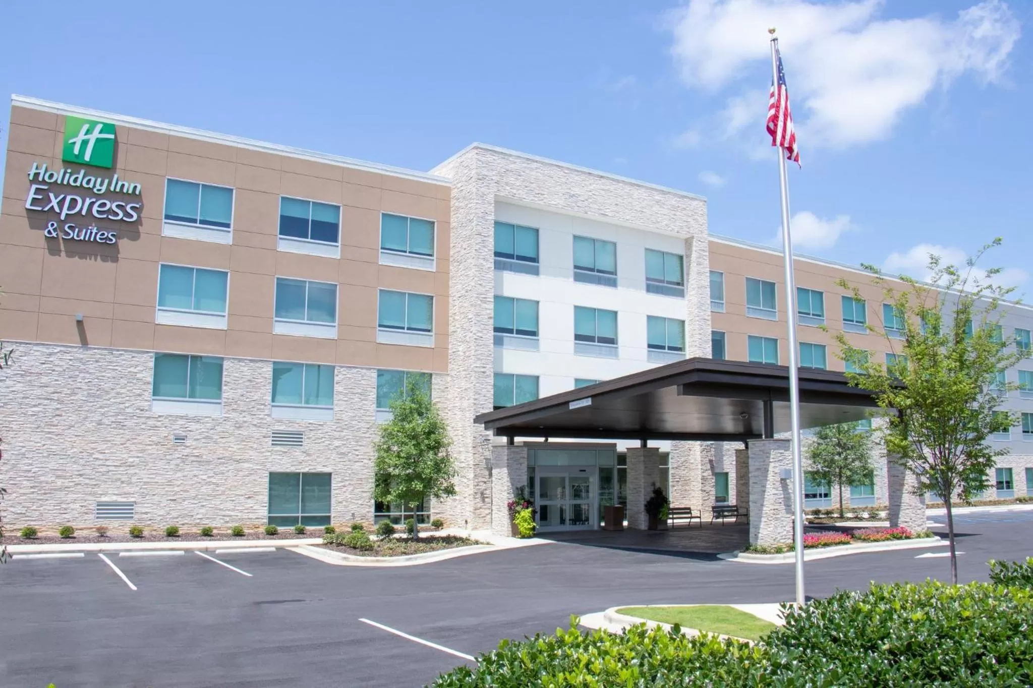 Property building in Holiday Inn Express & Suites Tuscaloosa East by IHG
