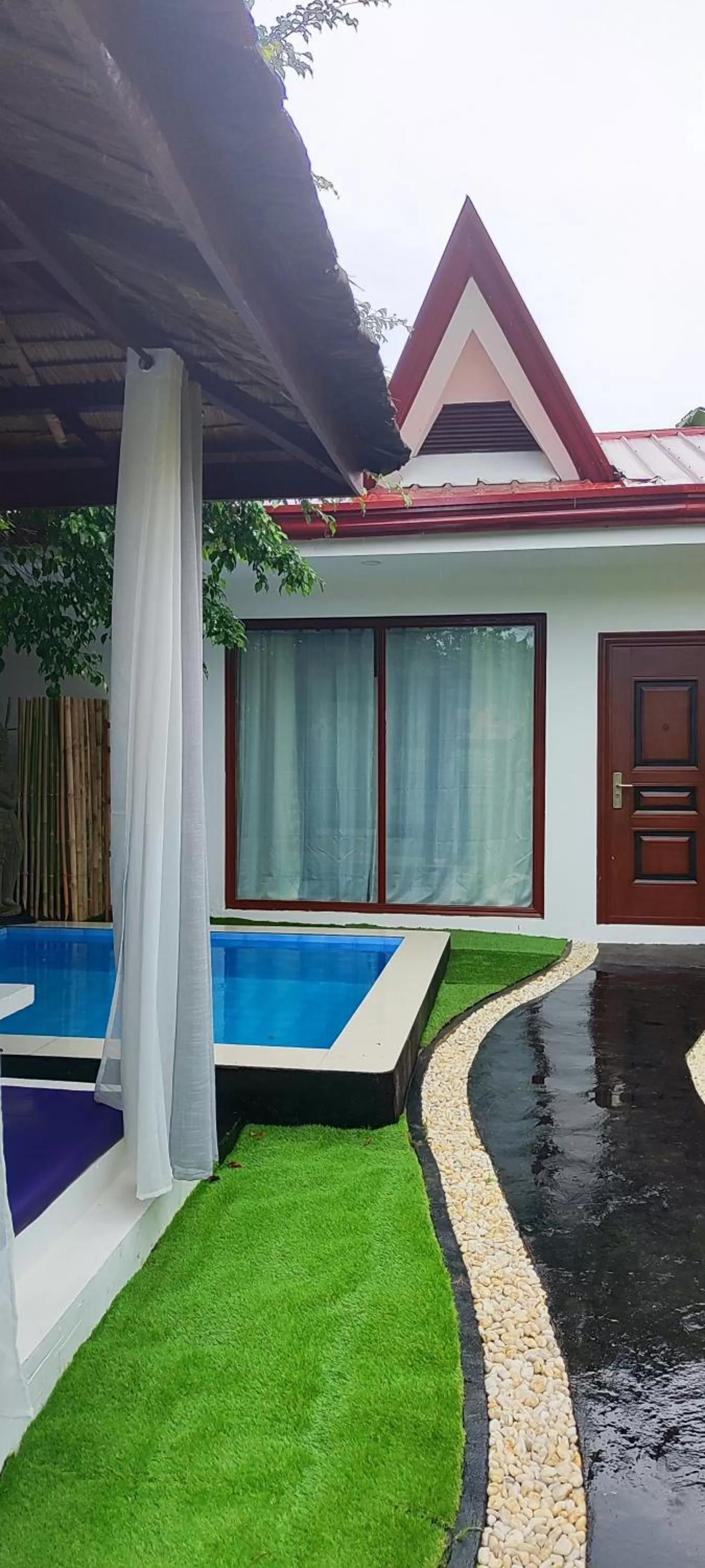 Patio in Carpe Diem Villas & Resort Dive & Stay resort