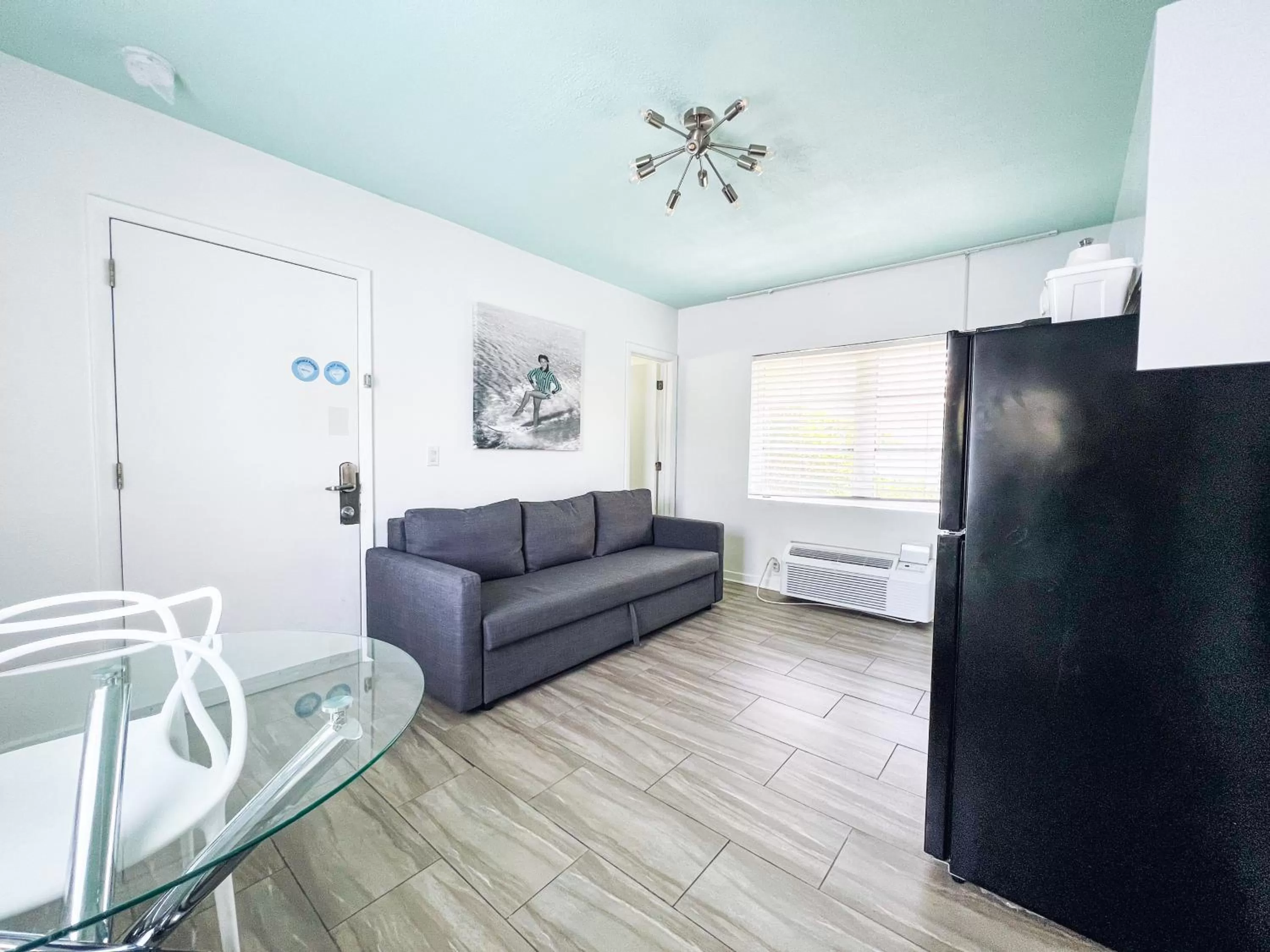 Living room in Aqua Hotel