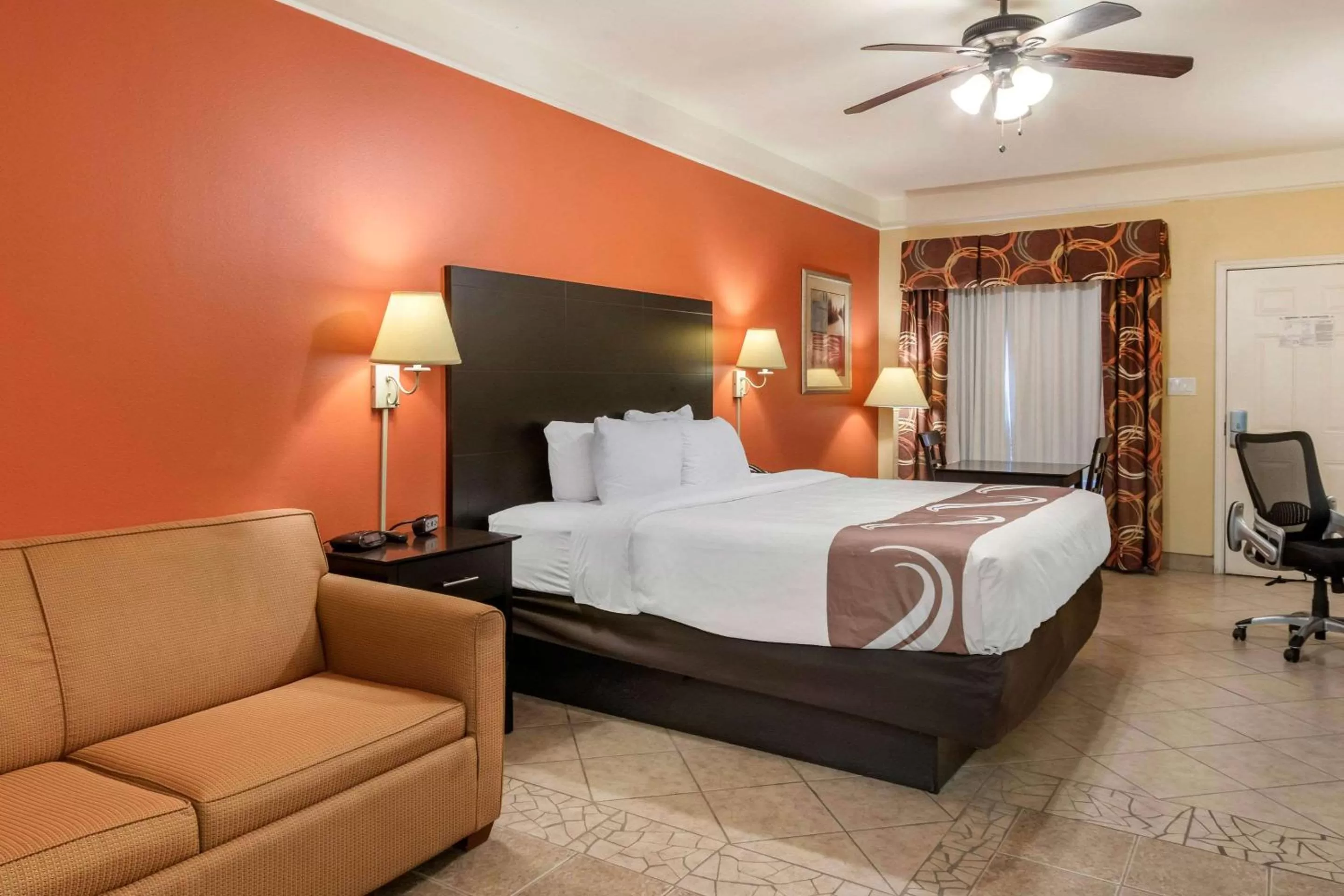 Photo of the whole room, Bed in Quality Inn & Suites at The Outlets Mercedes-Weslaco