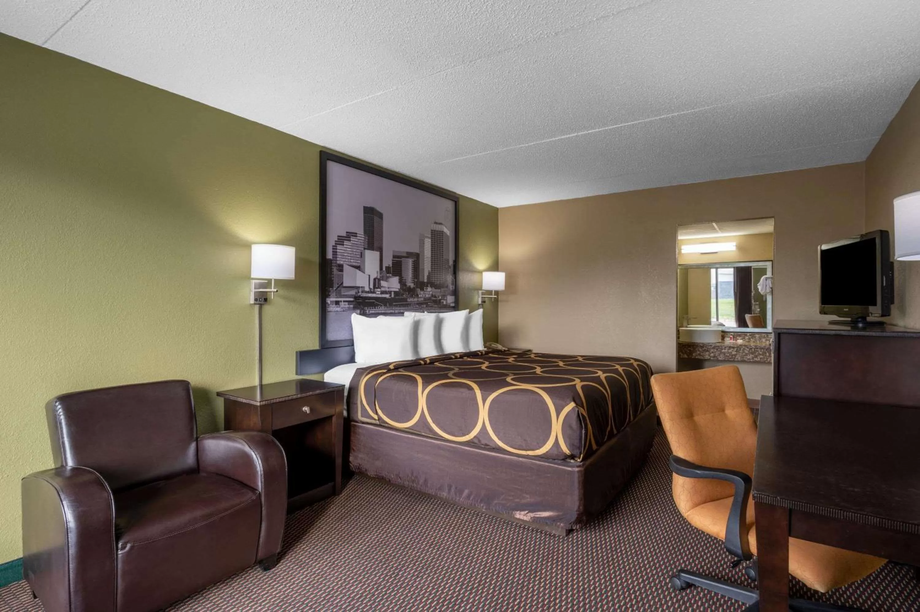 Photo of the whole room, Bed in Super 8 by Wyndham Perrysburg-Toledo