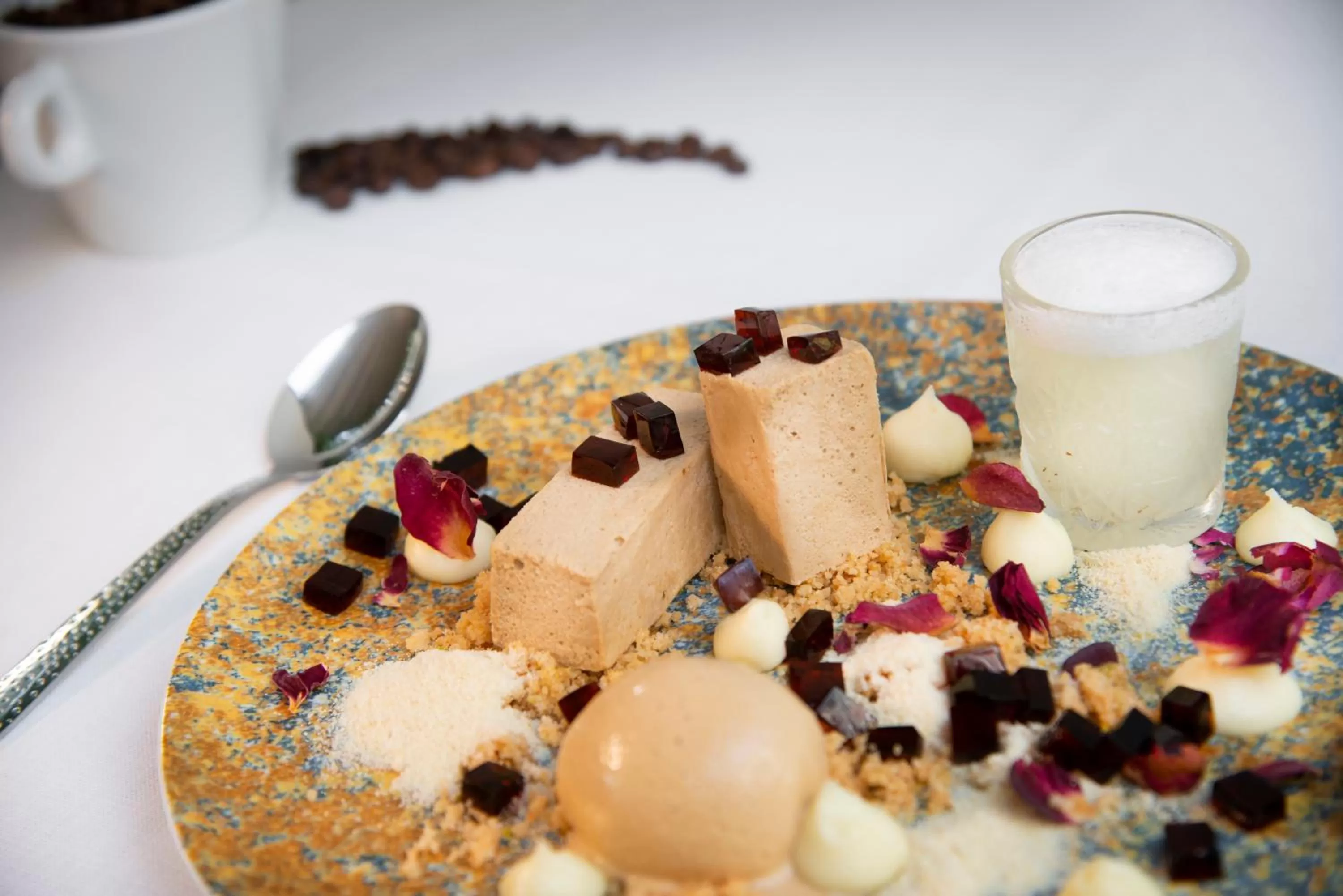 Restaurant/places to eat in Hotel la Vila