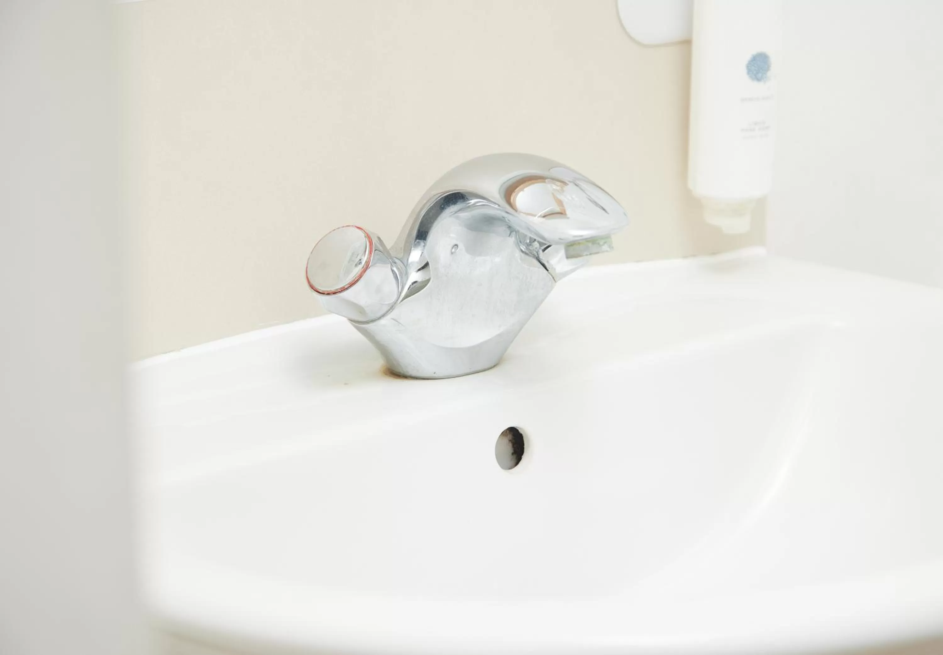 Bathroom in White Hart Hotel by Greene King Inns