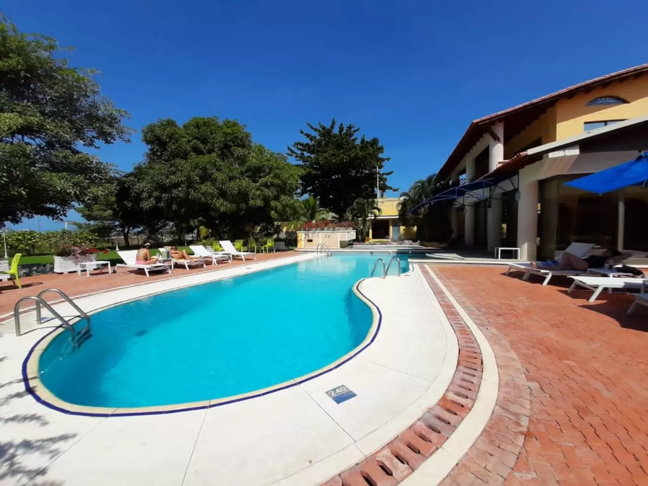 Swimming pool in Porto Bello Hotel Boutique
