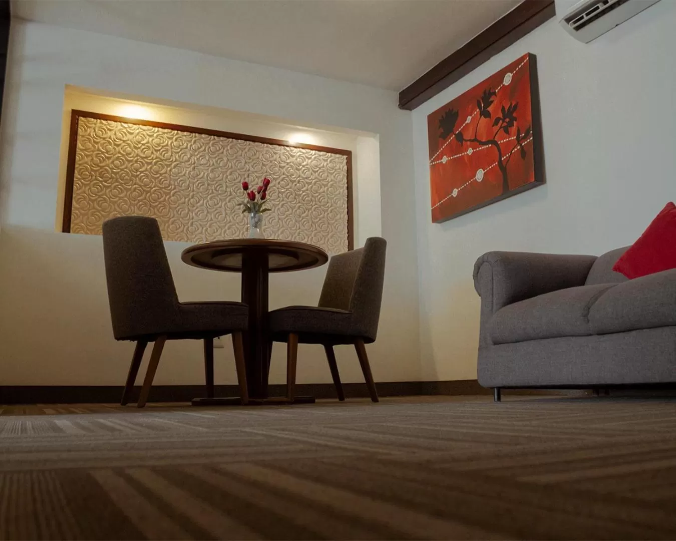 Dining area in Ramada Plaza by Wyndham Leon