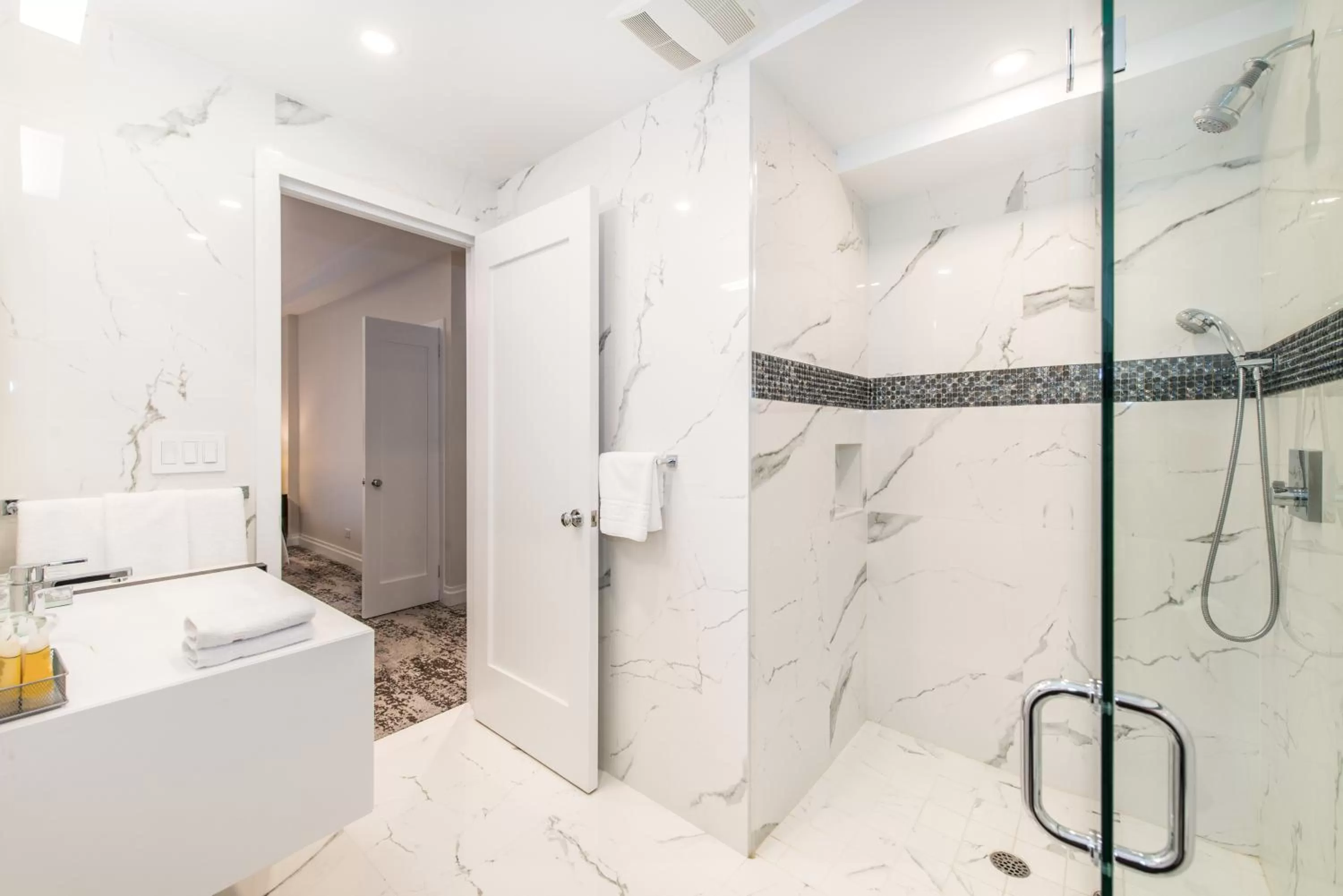 Bathroom in Lombardy Hotel