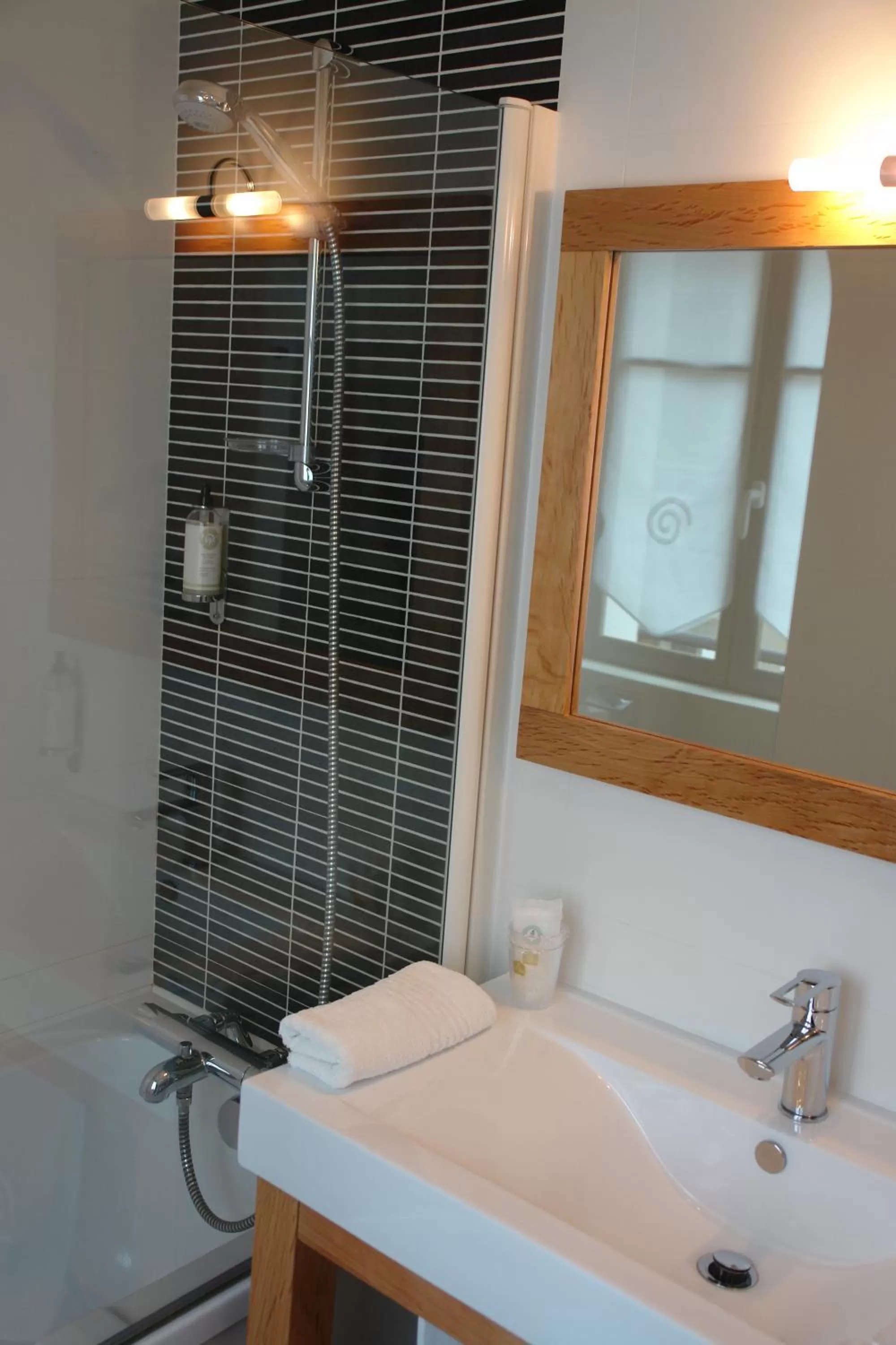 Bathroom in Best Western Plus Hotel Kregenn