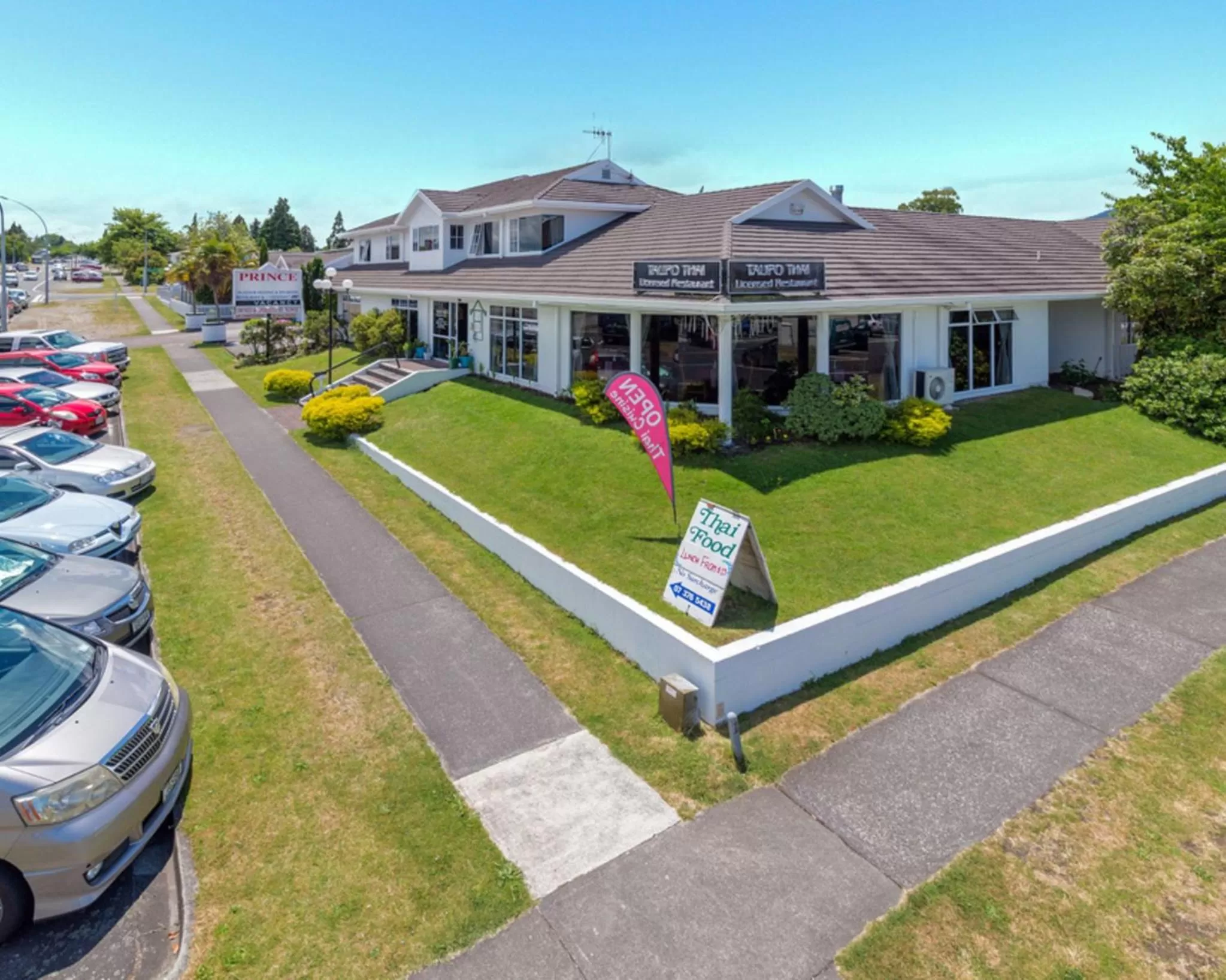 Restaurant/places to eat in ASURE PRINCE motor lodge