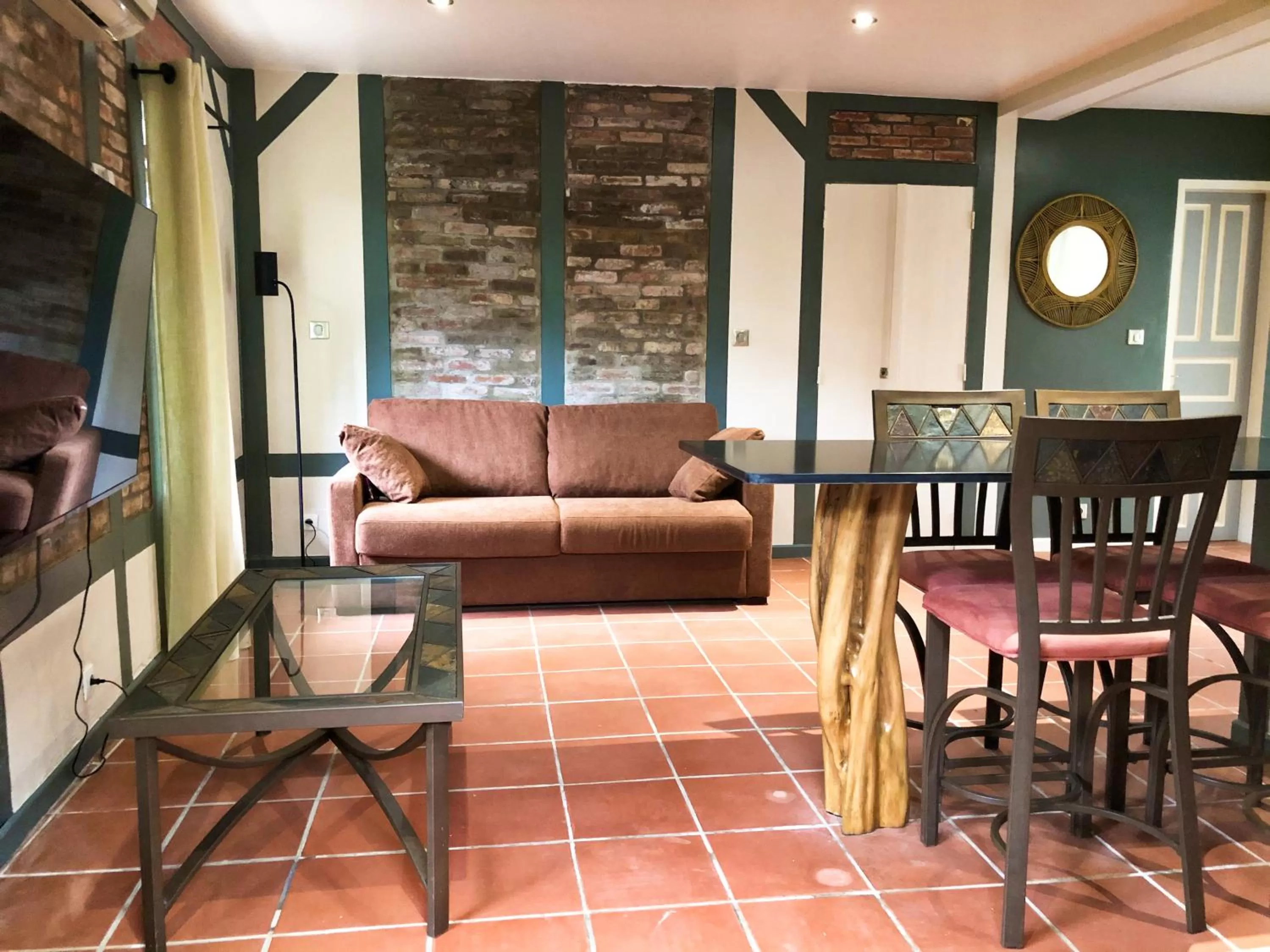 TV and multimedia in Eclipse Belle Etoile Appart'hôtel