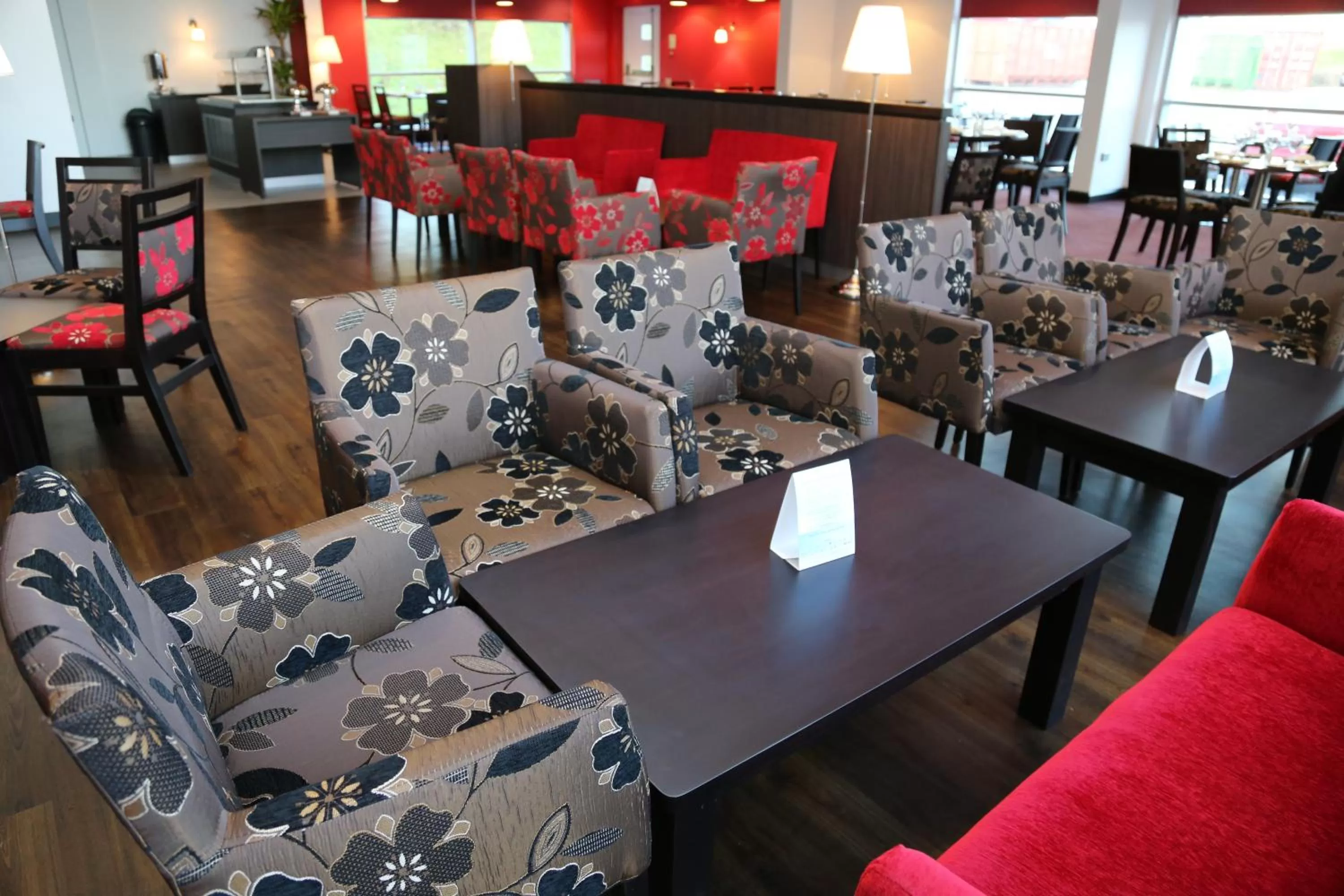 Lounge or bar in Ramada Wakefield