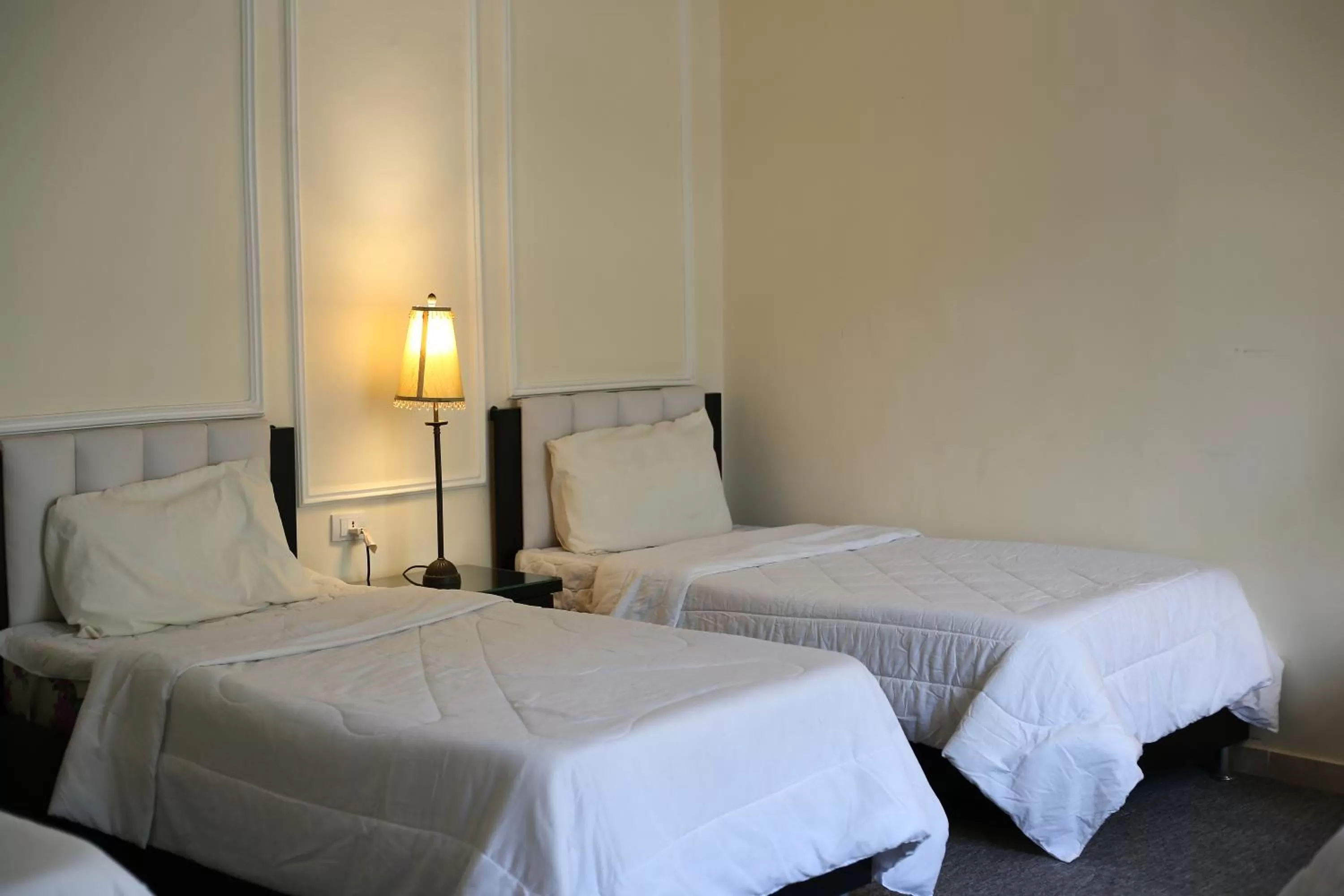 Bedroom, Bed in City Citadel Hotel,Amman