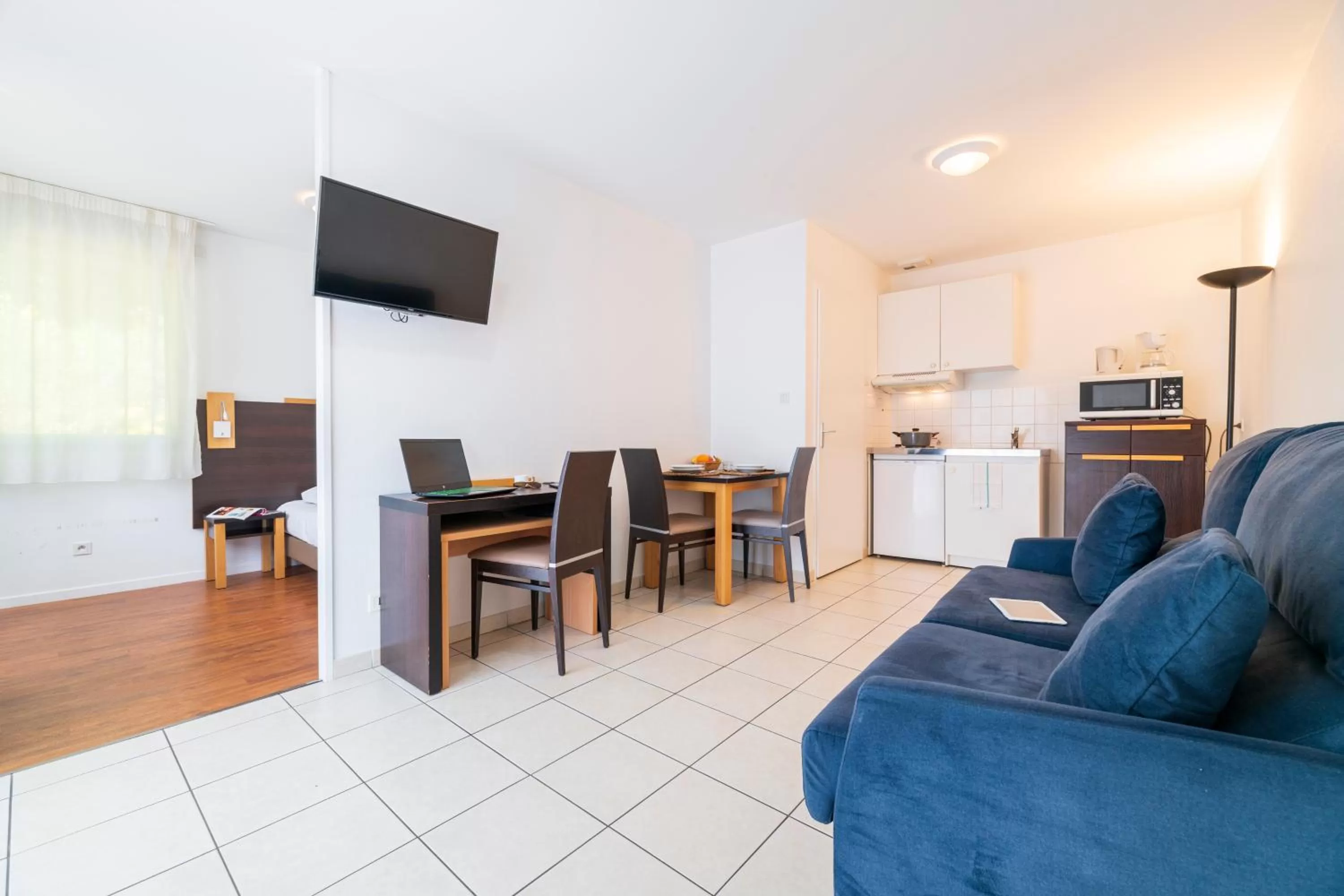 TV and multimedia in Cerise Nantes Atlantis