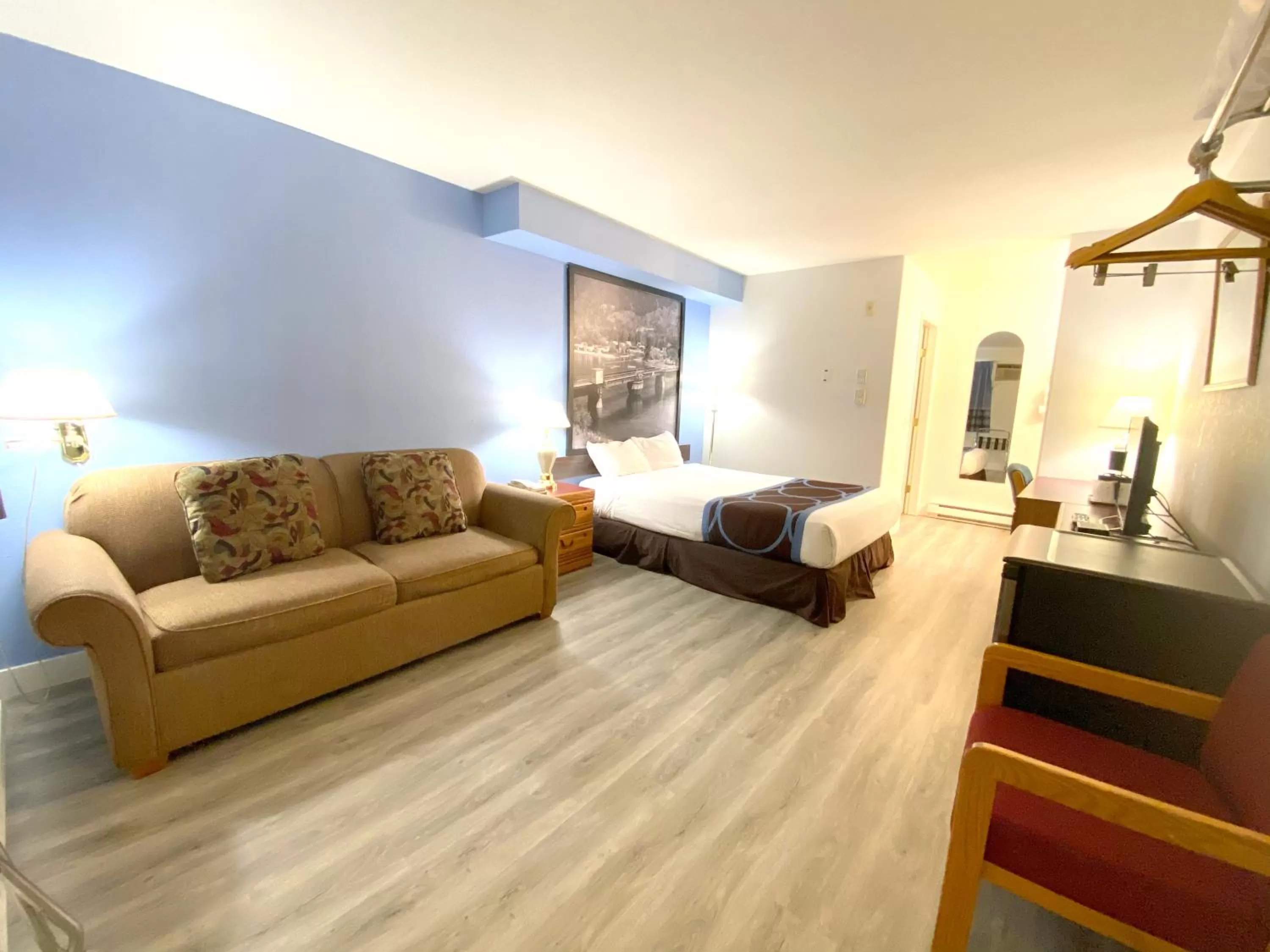 Super 8 by Wyndham Sicamous