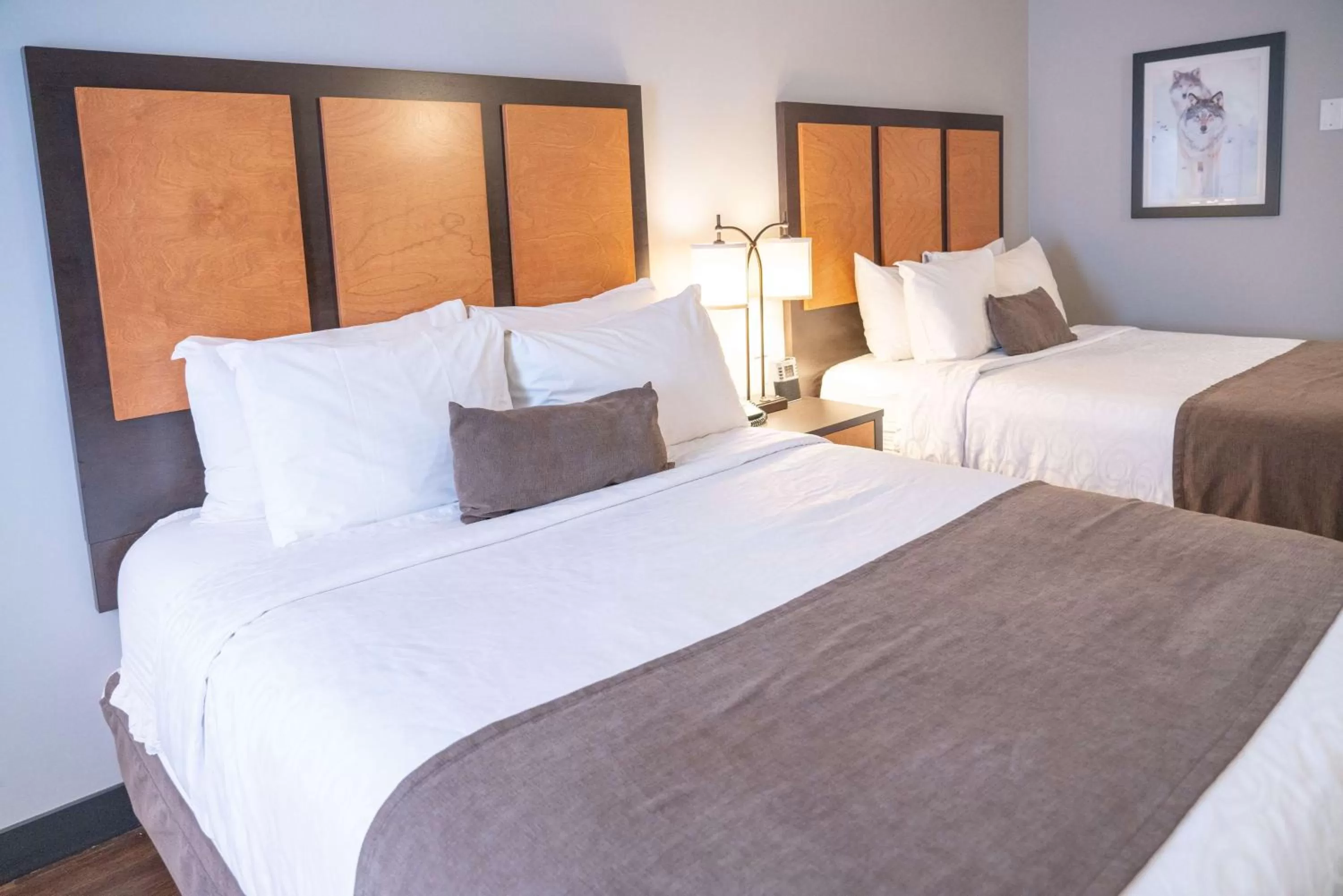 Bedroom, Bed in Pocaterra Inn & Waterslide