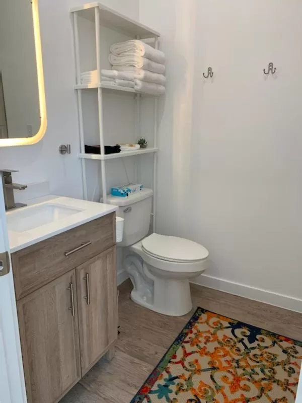 Bathroom in Winzig Lodge