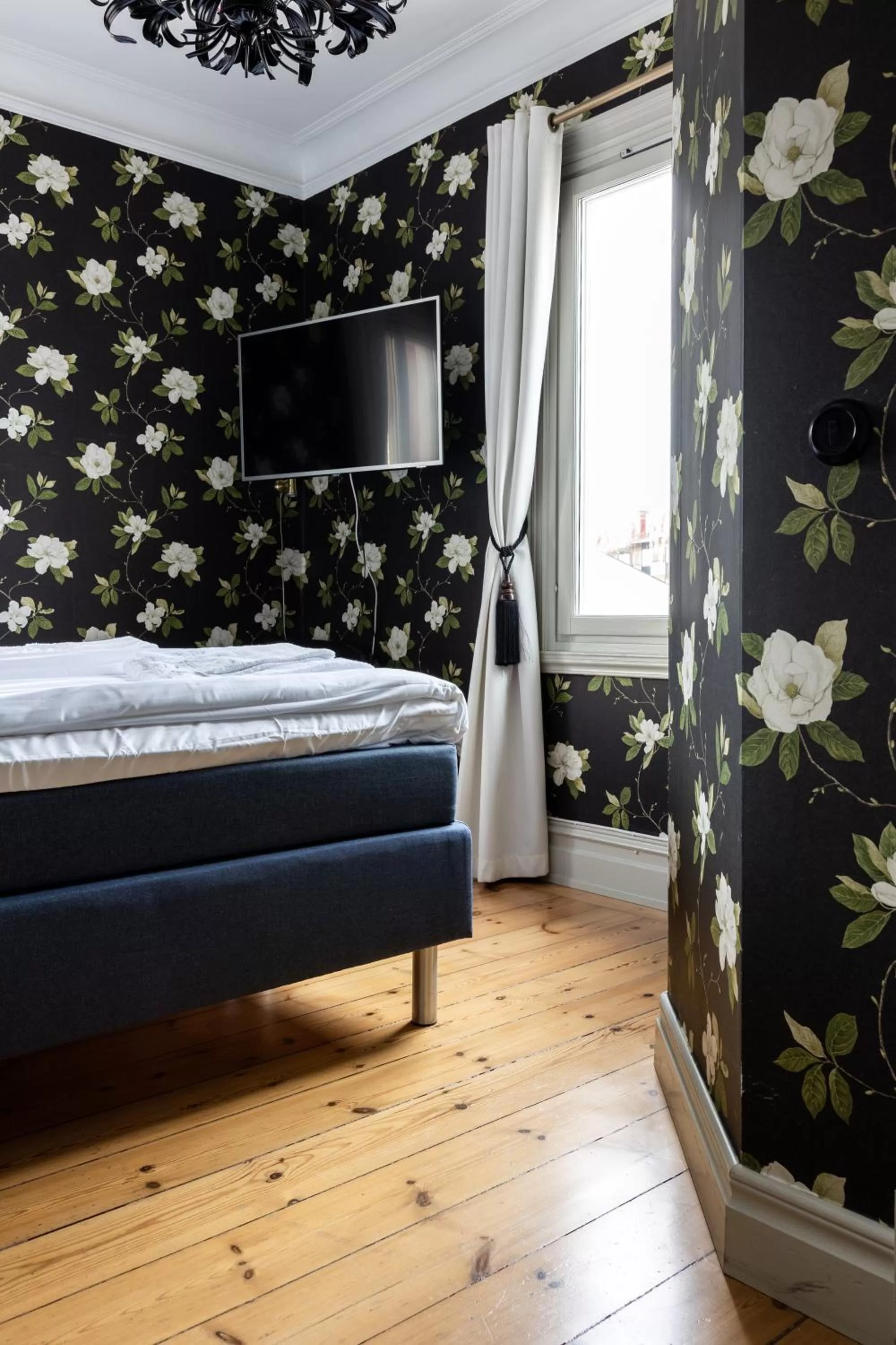 Bed in Park Hotel Linköping Fawlty Towers