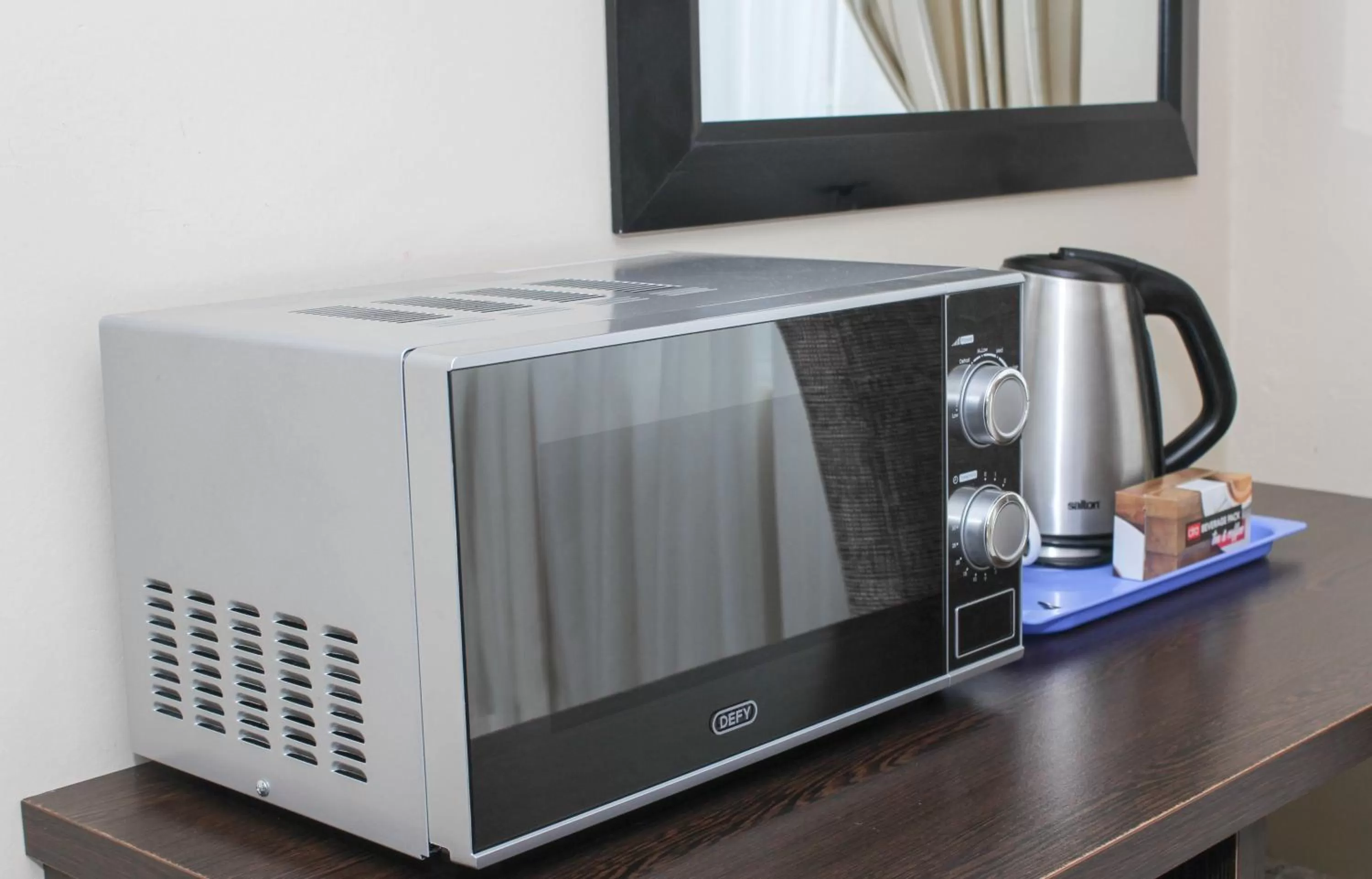 Coffee/tea facilities in Bayside Hotel 100 Pixley Kaseme Street (West Street)