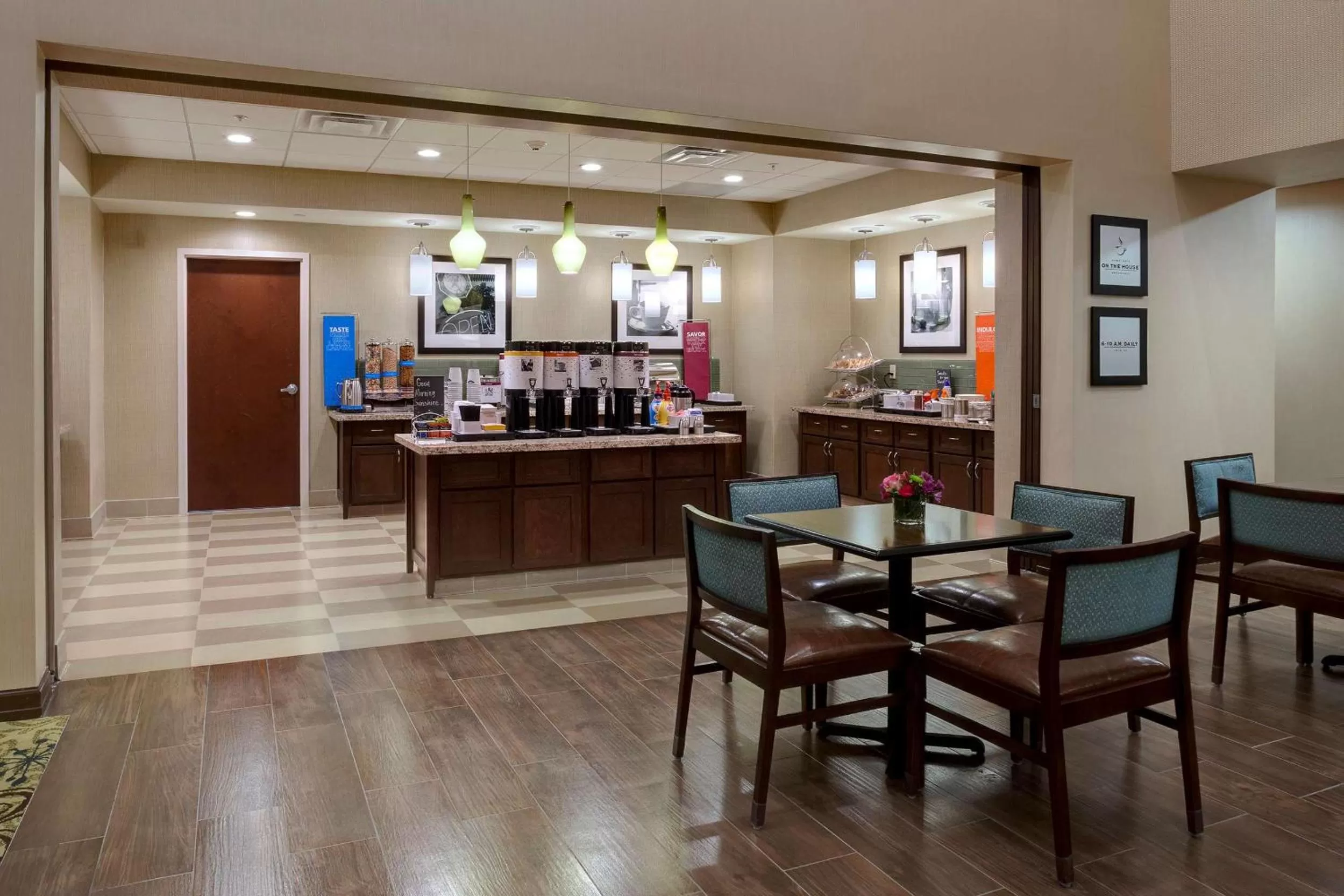 Dining area in Hampton Inn & Suites Blythe, CA