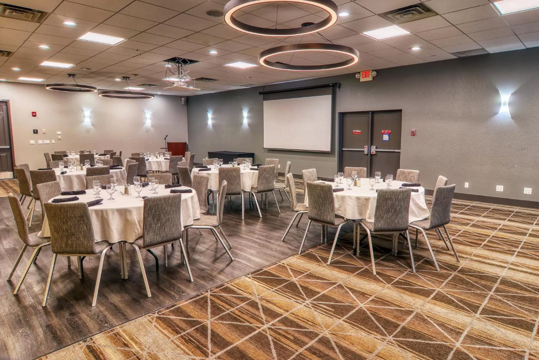 Meeting/conference room in Holiday Inn Detroit Lakes by IHG