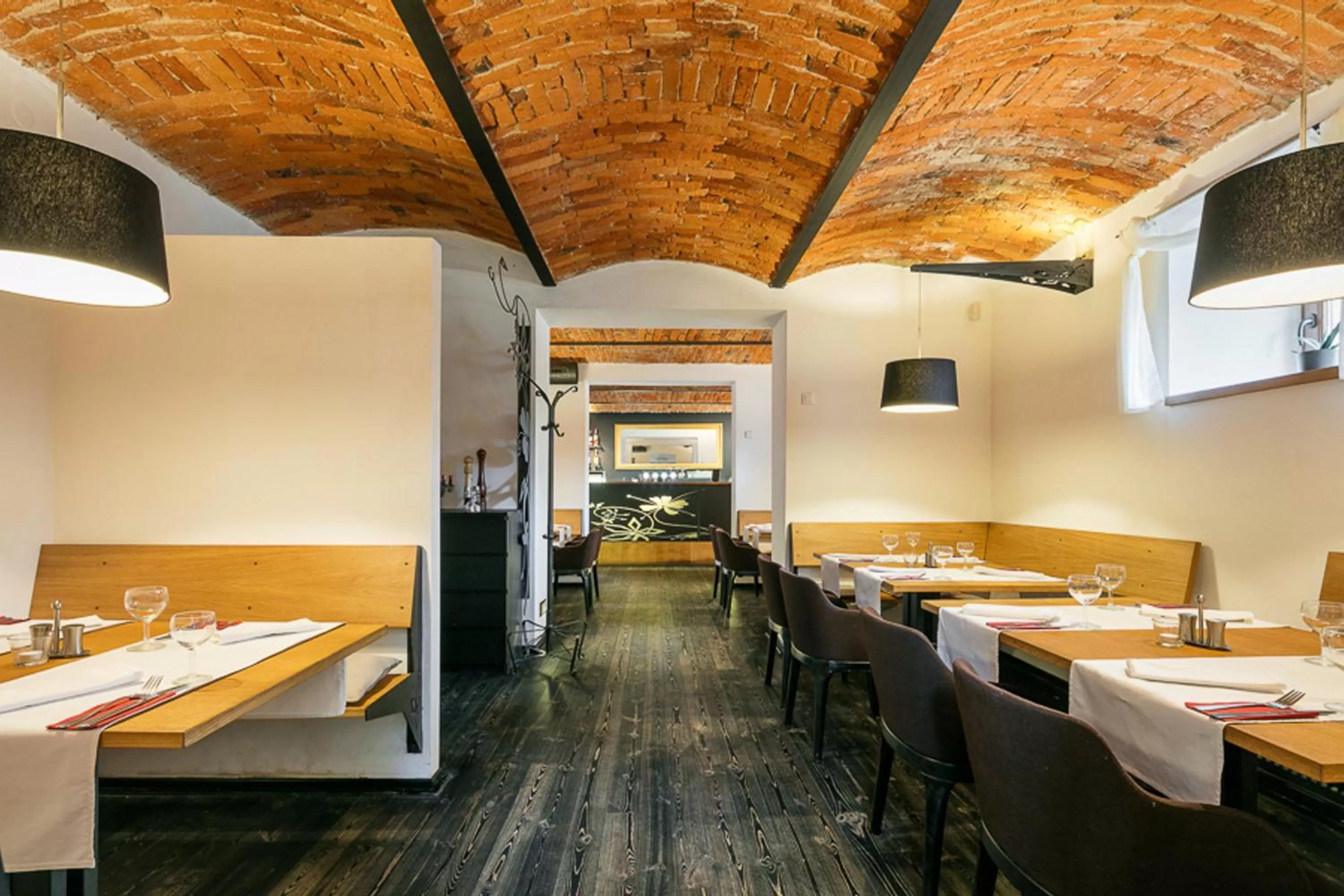 Restaurant/places to eat in Pytloun Self Check-in Hotel Liberec