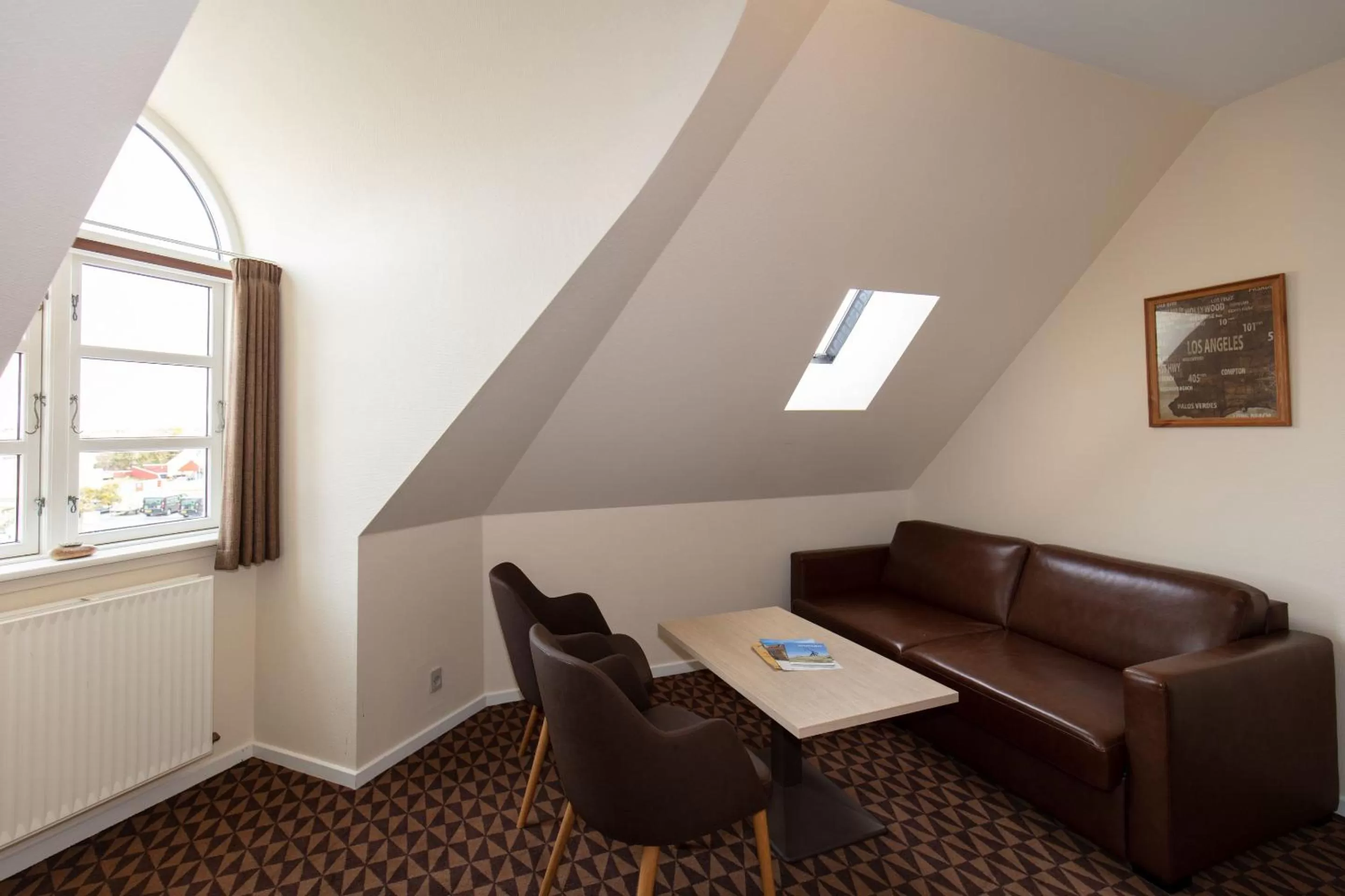 Seating area in Foldens Hotel