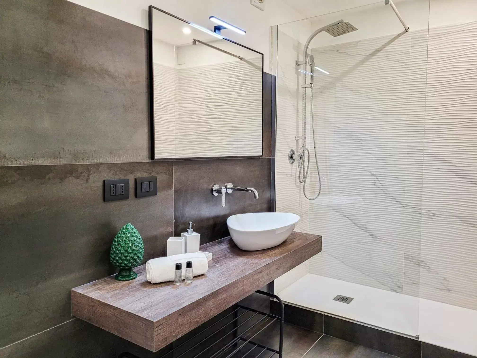 Deluxe Queen Suite - single occupancy in Residenza Donnafugata B&B Deluxe Queen Suite - single occupancy in Residenza Donnafugata B&B