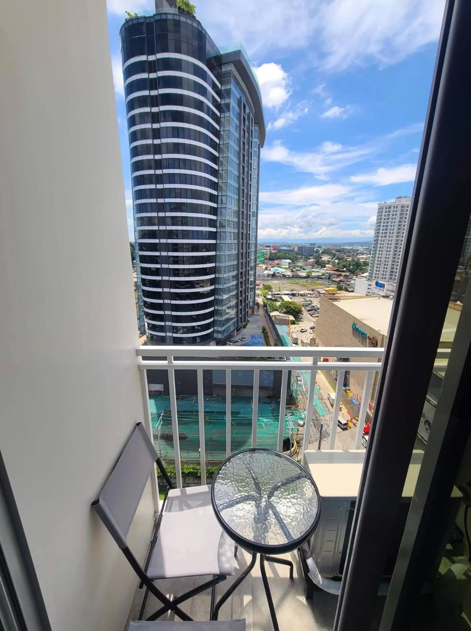 Balcony/Terrace in INSPIRIA Condo Free Airport Pickup for 3 nights stay or more