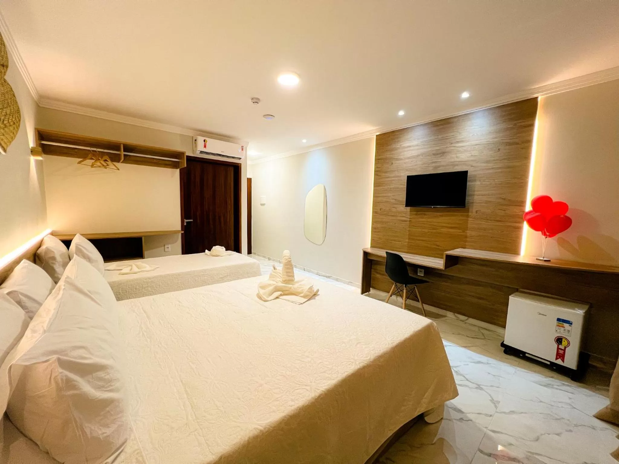 Photo of the whole room, Bed in Pousada Marítimos