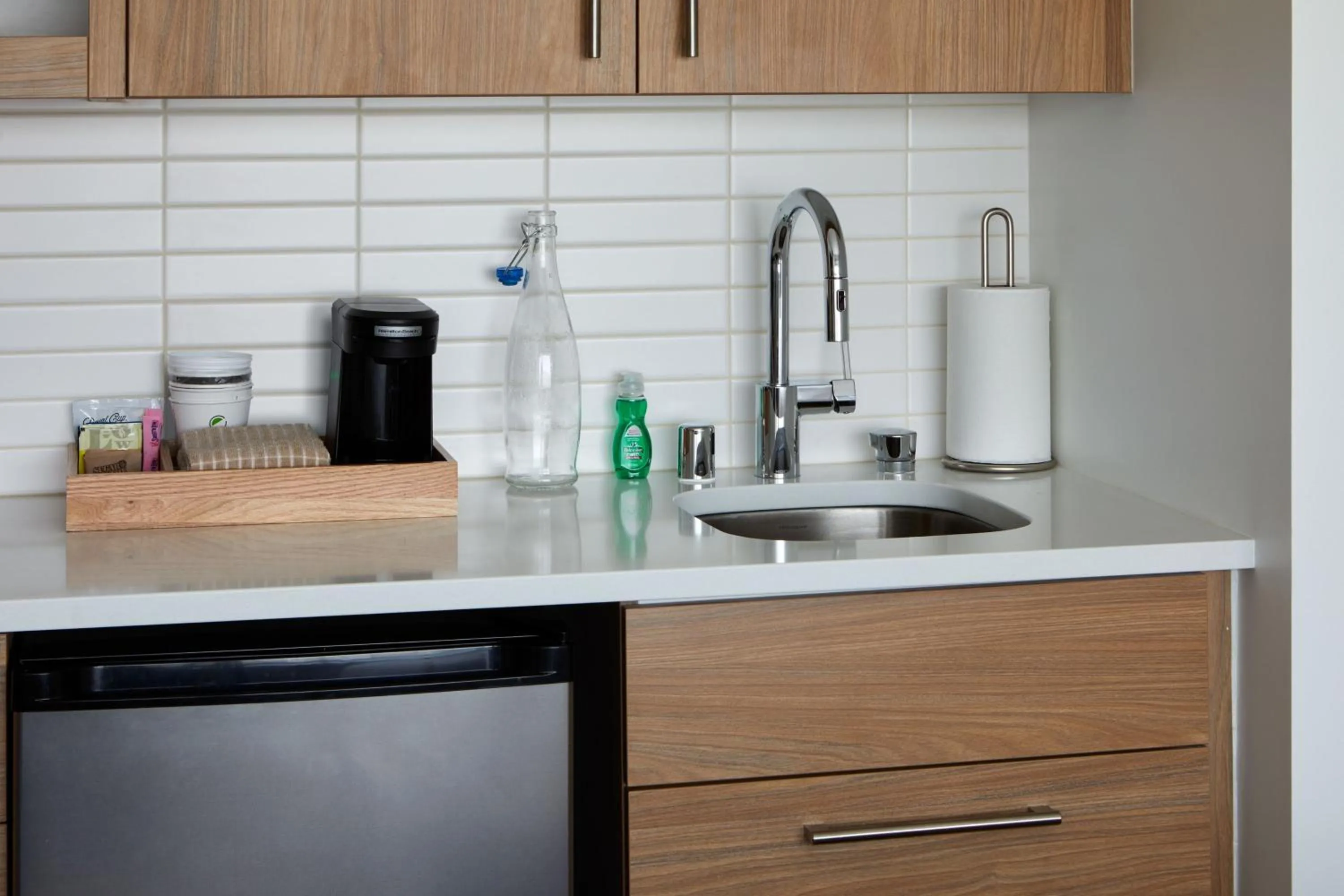 Kitchen or kitchenette in Element Irvine