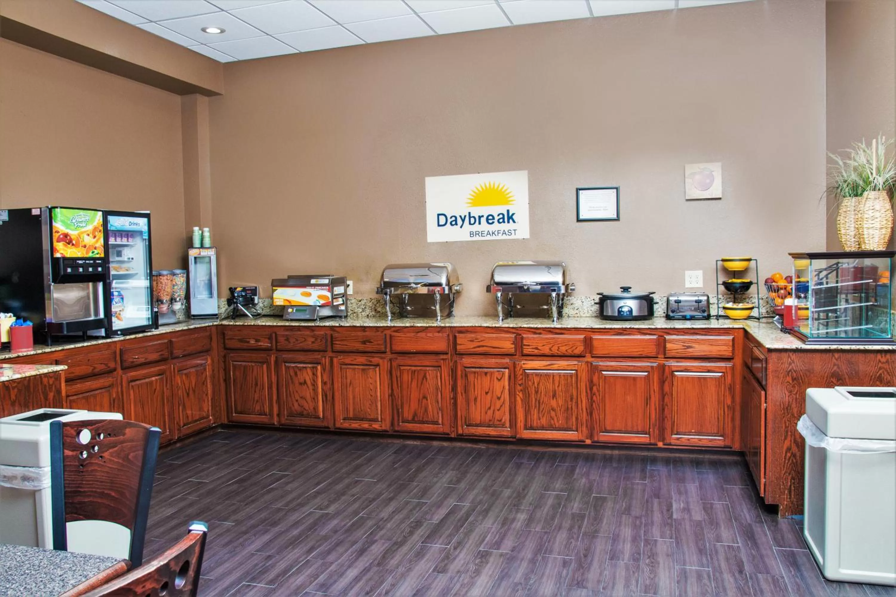 Restaurant/places to eat in Days Inn by Wyndham Joplin