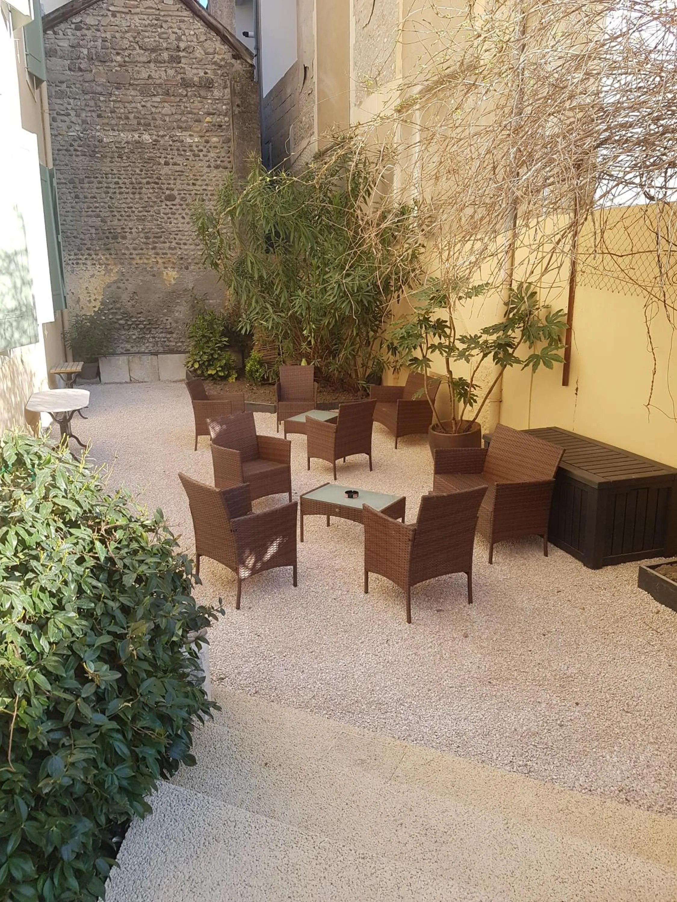 Patio in The Originals Boutique, Villa Montpensier, Pau