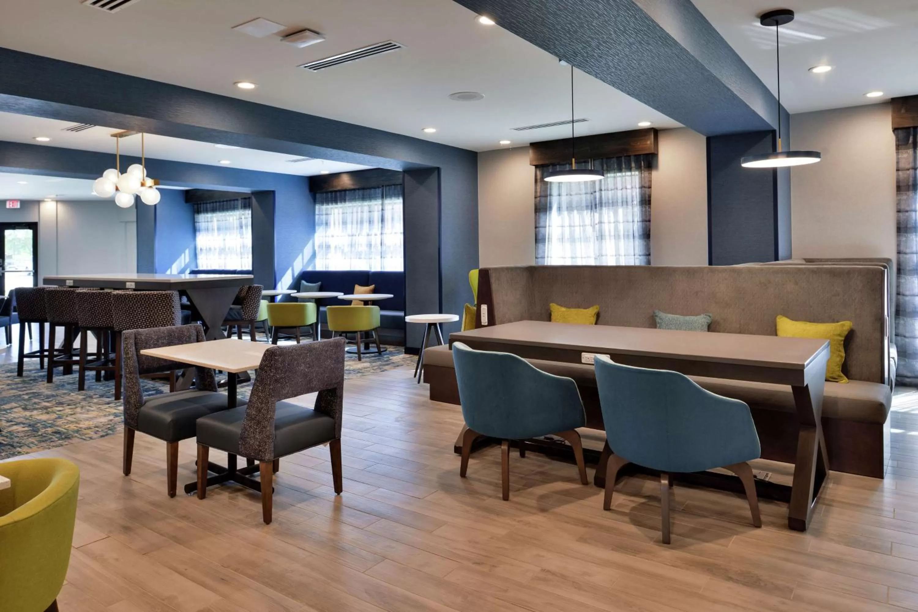 Breakfast in Hampton Inn Cedar Falls Downtown, Ia