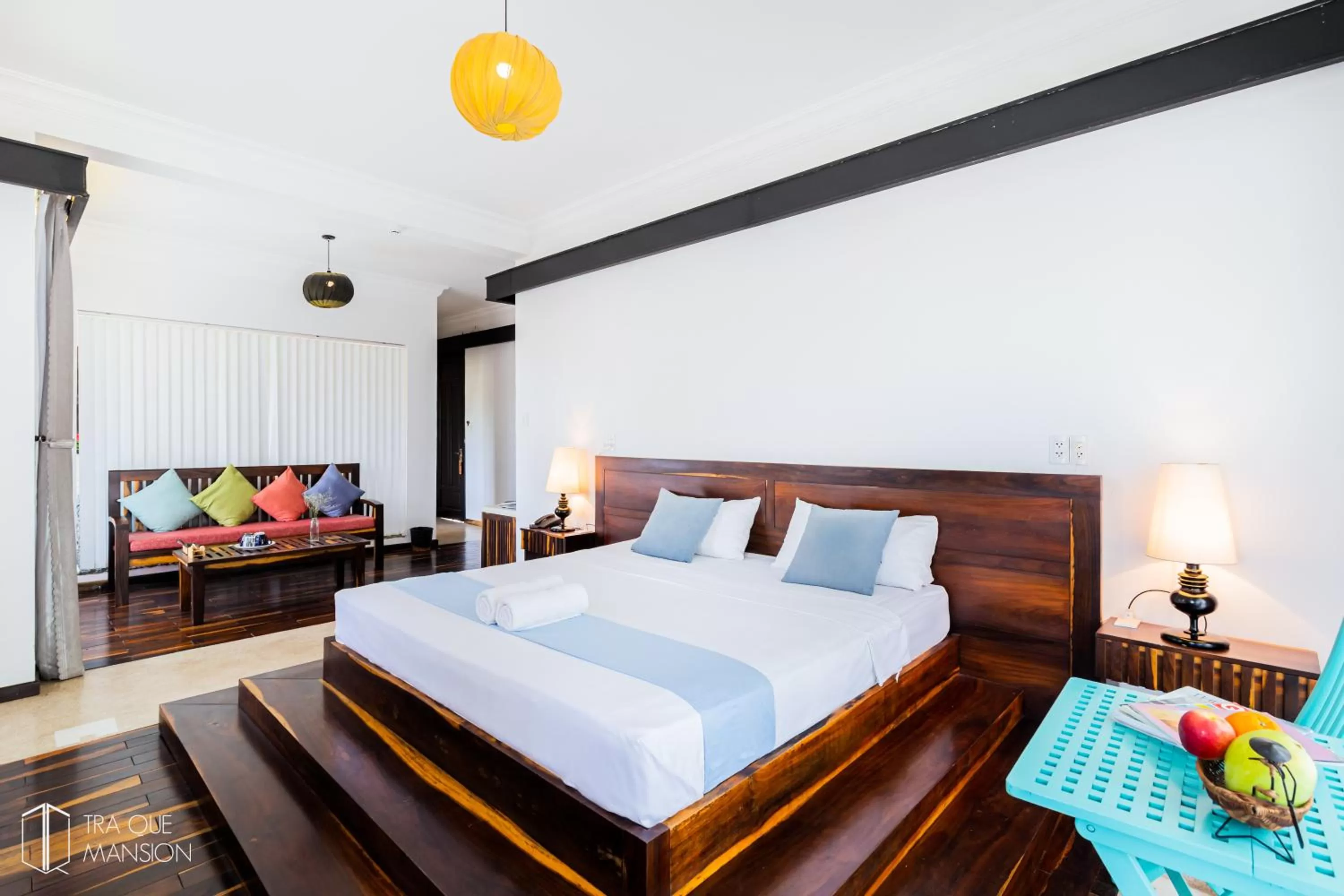 Bed in Tra Que Mansion