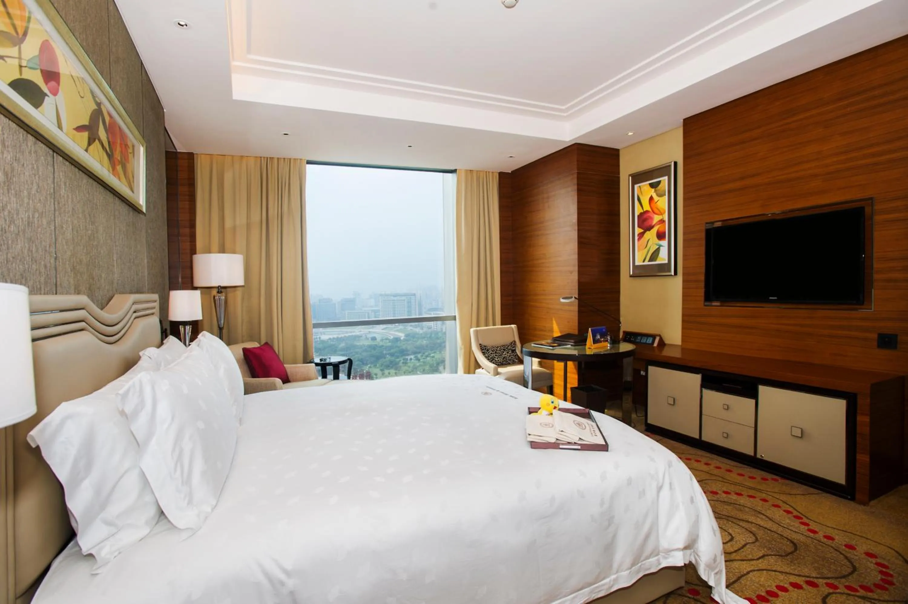 Photo of the whole room, Bed in Dongguan Kande International Hotel