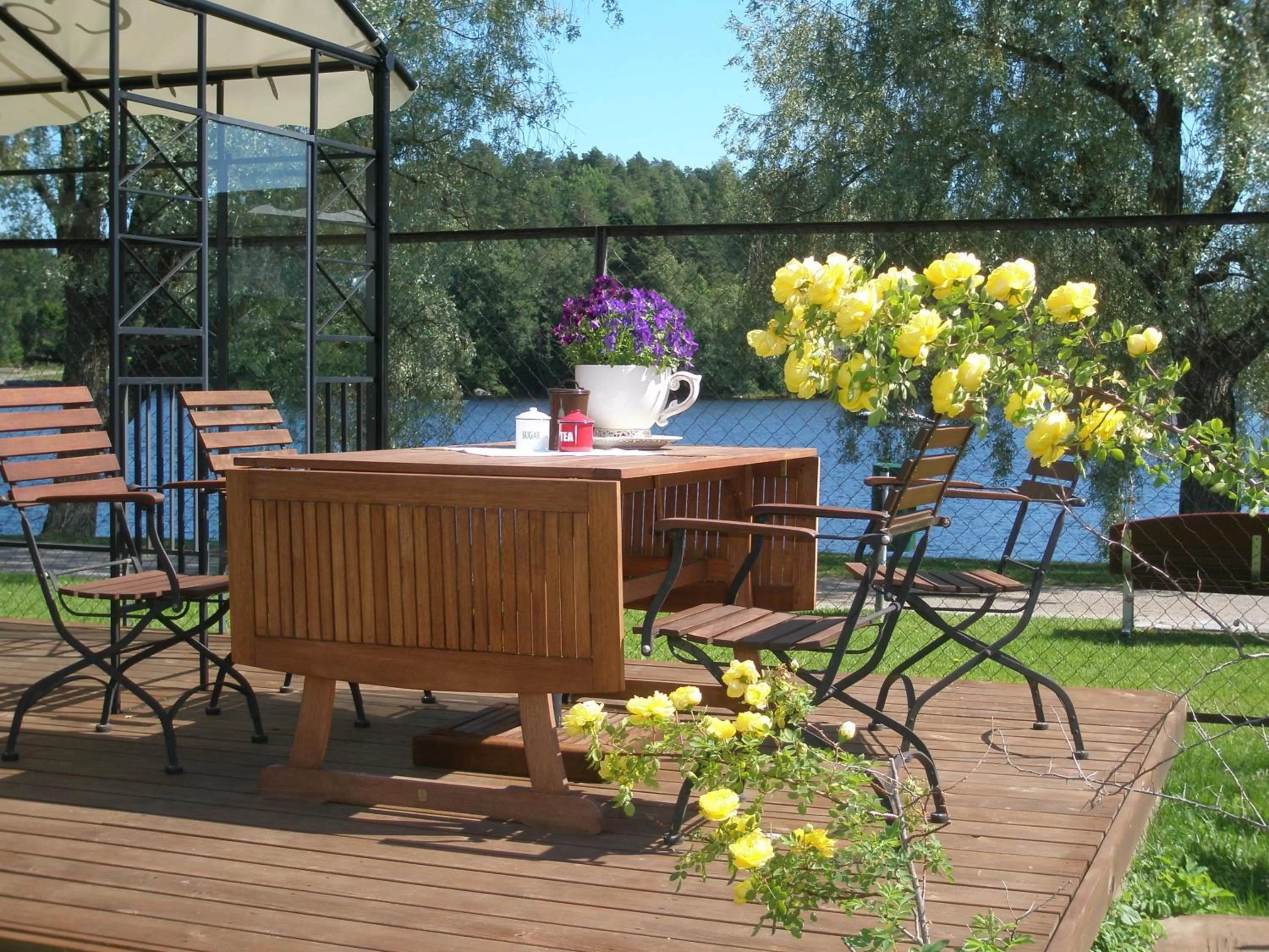 Patio in Lossiranta Lodge