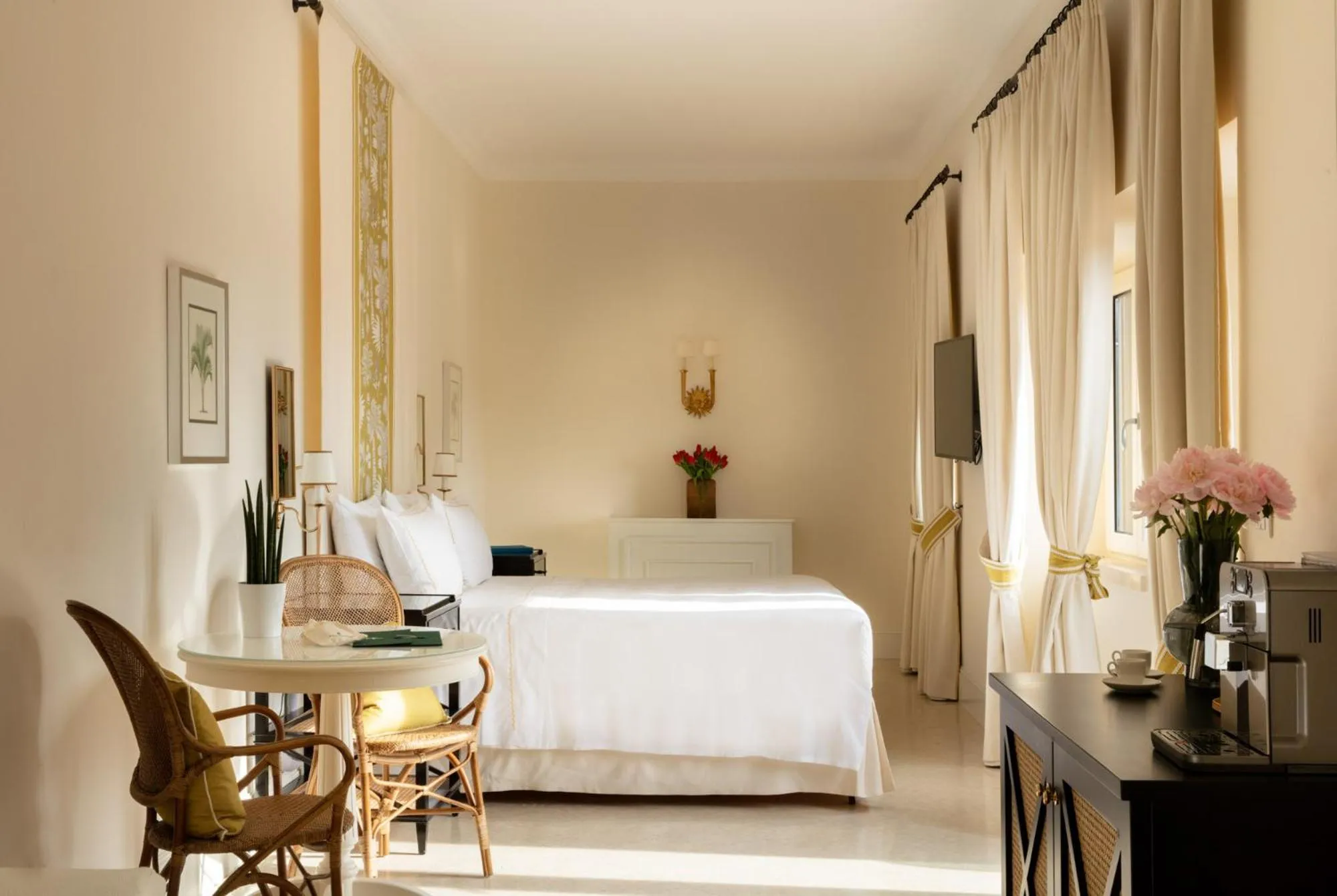 Bed in Mezzatorre Hotel & Thermal Spa