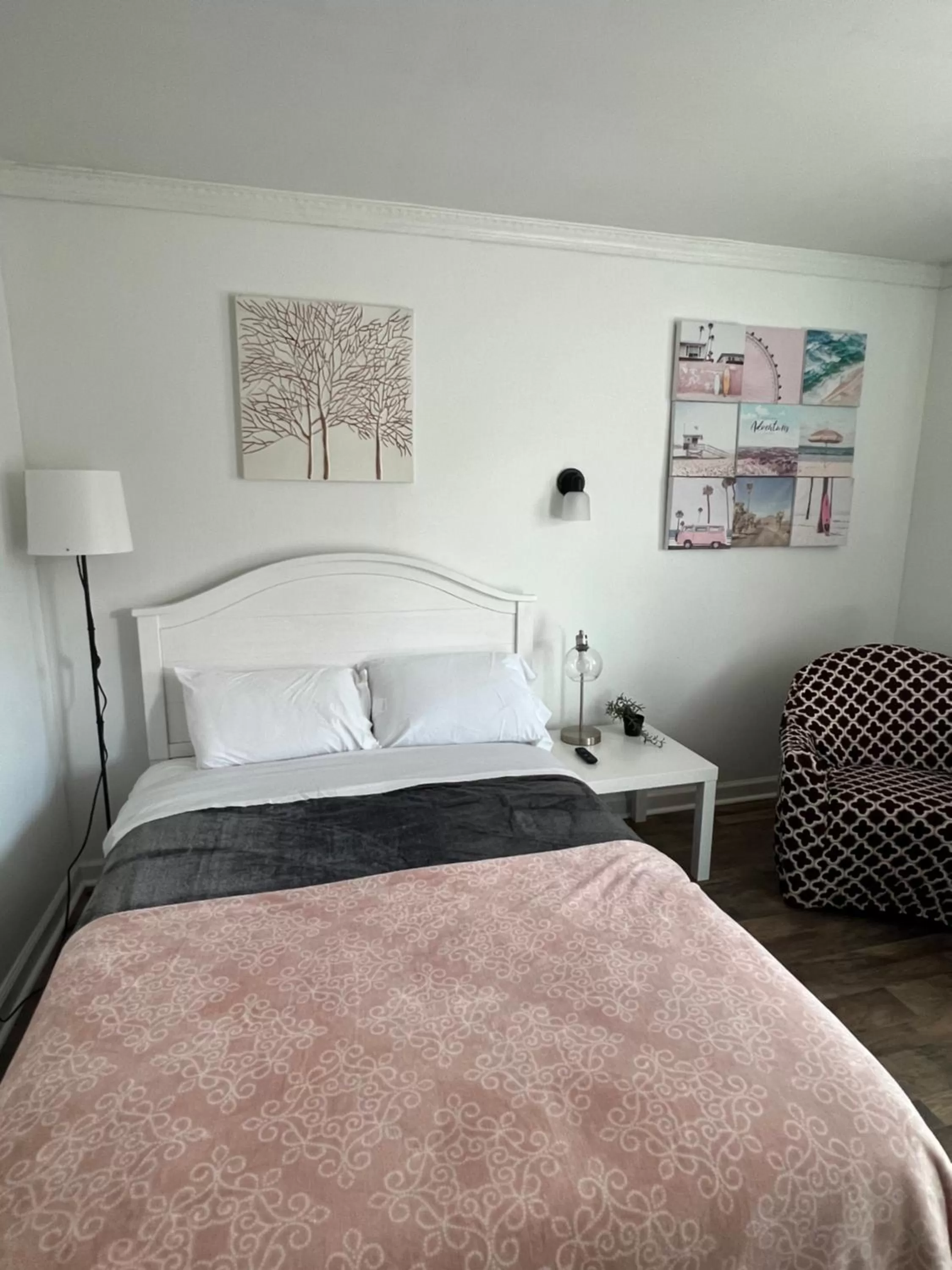 Bed in Cobmin Ridge Motel