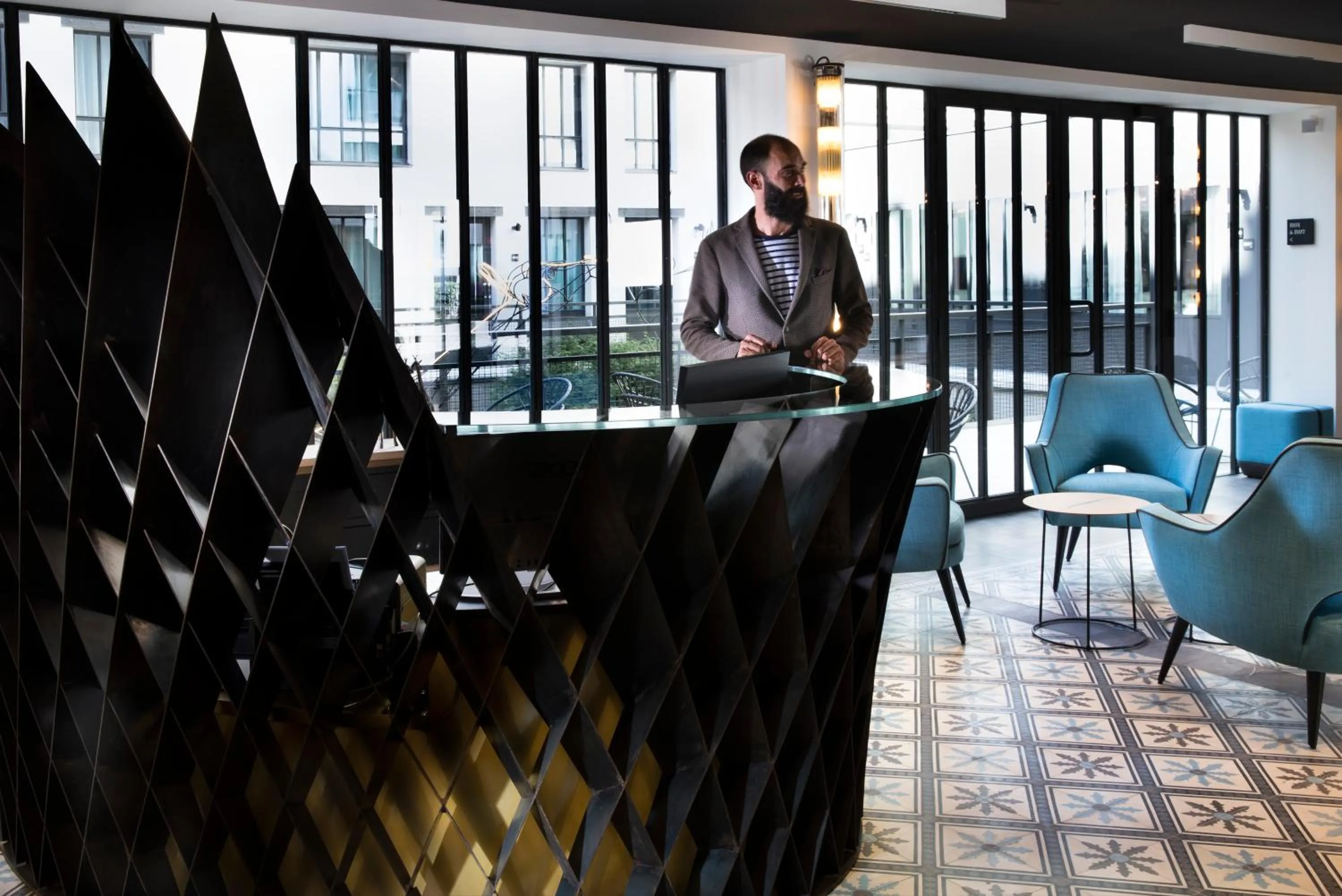 Lobby or reception in Hôtel Les Deux Girafes