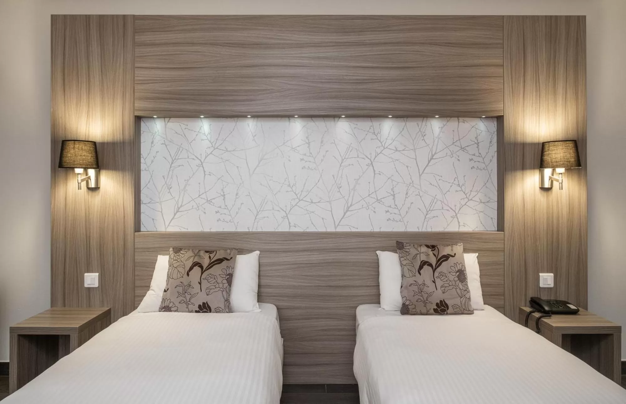 Bed in Charme Hôtel, Montbéliard Sud