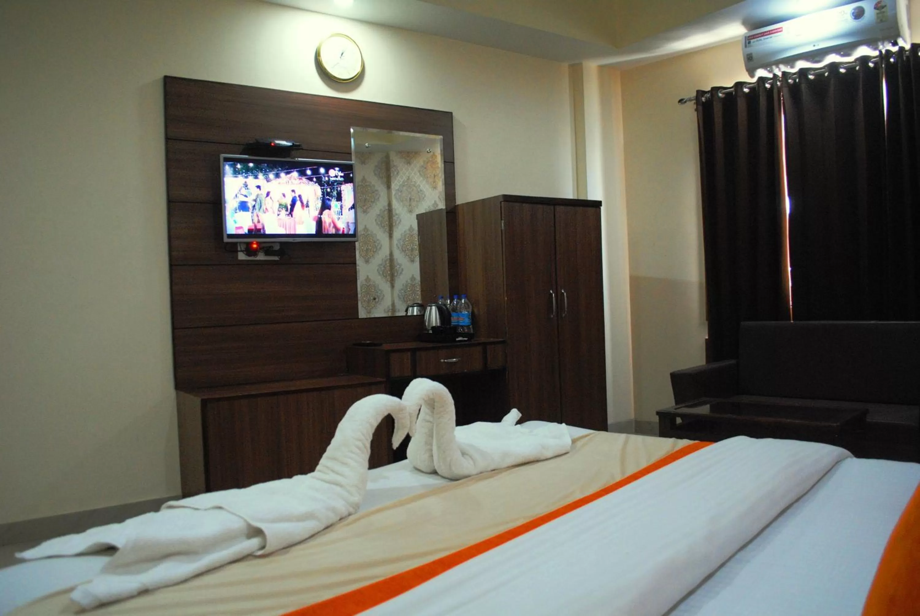 Bedroom, Bed in Hotel The Vaishno Devi Hills