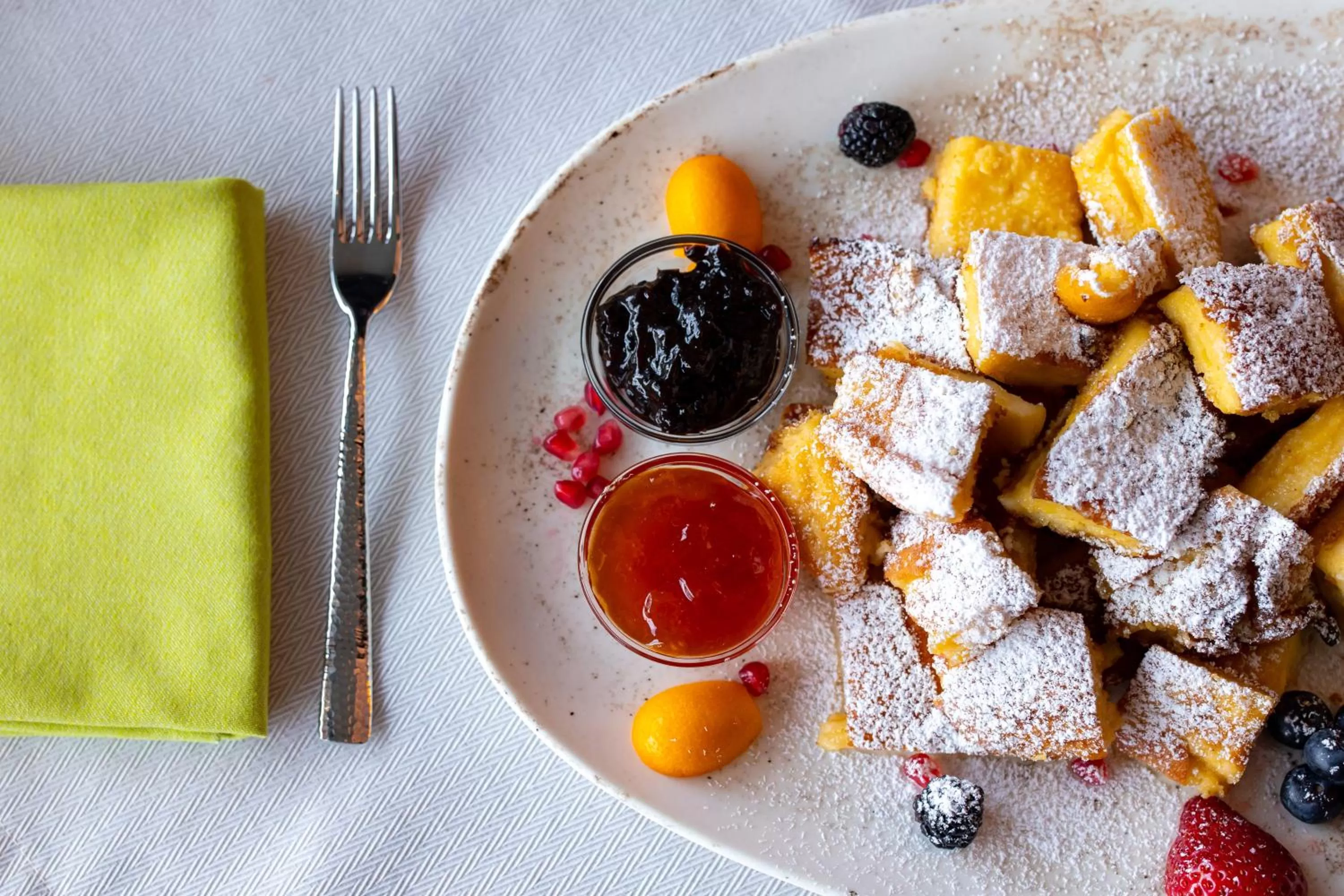 Restaurant/places to eat, Food in Hotel Belmont