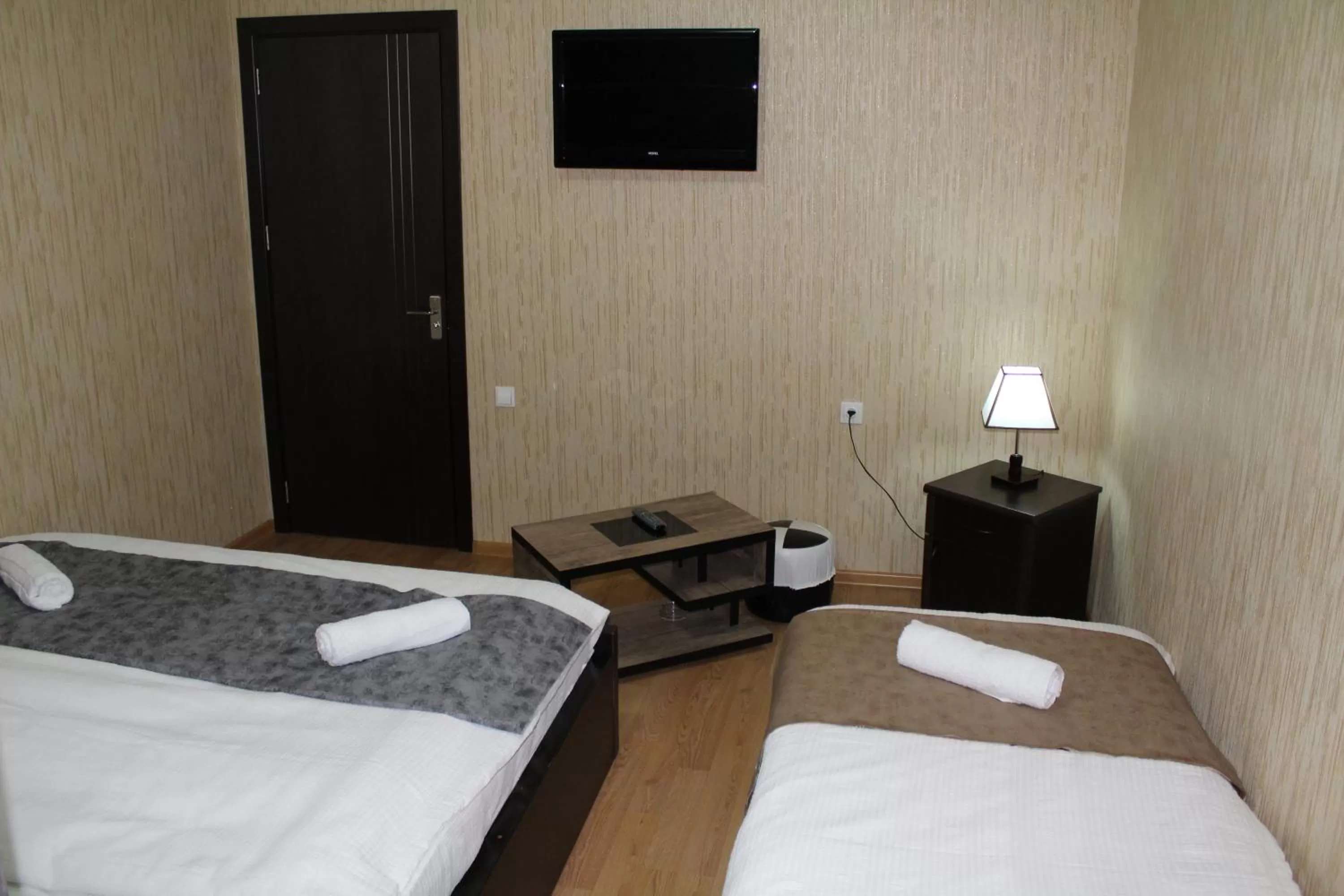 Photo of the whole room, TV/Entertainment Center in Hotel Elegant