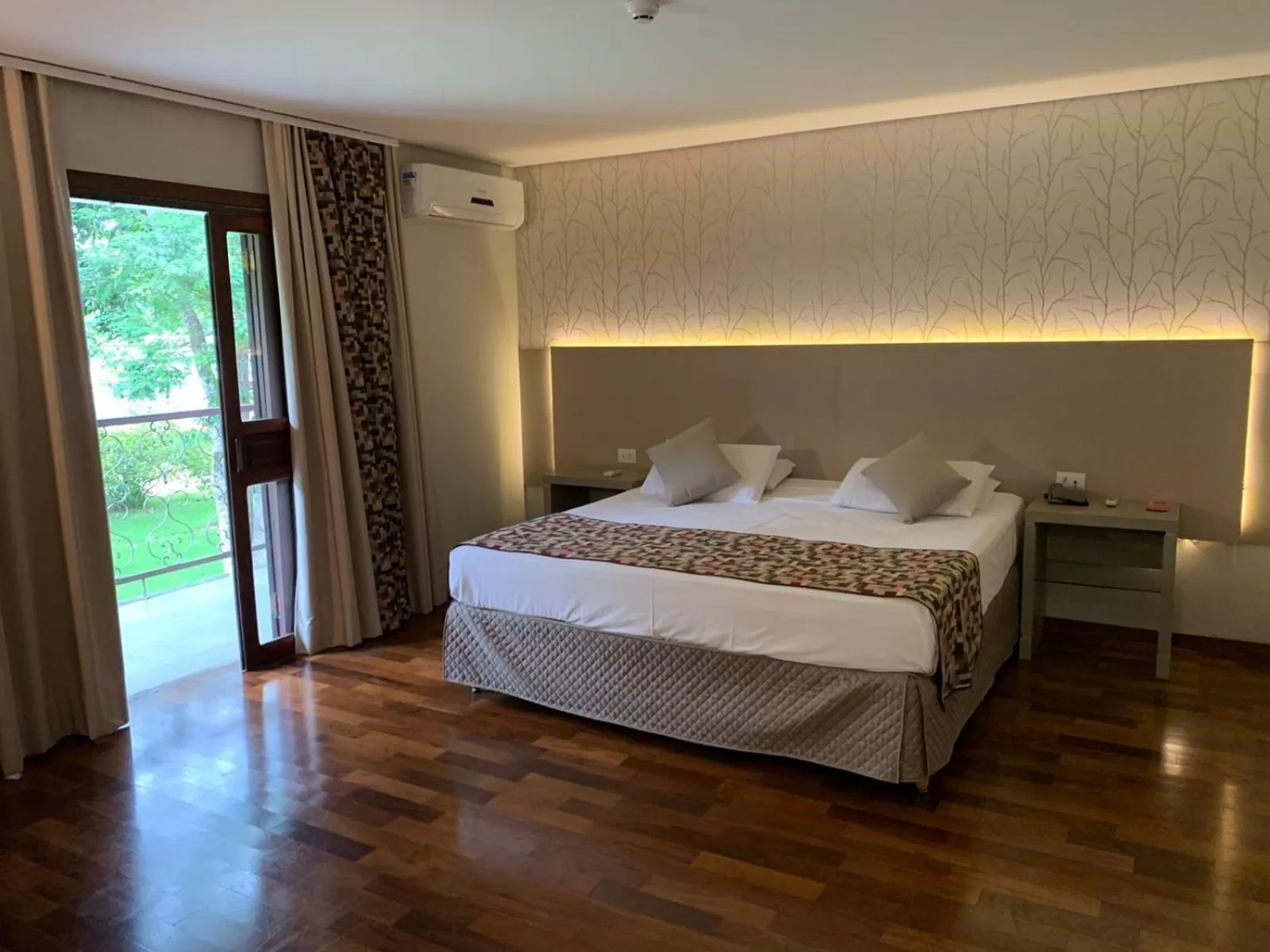 Bedroom, Bed in Grand Carimã Resort & Convention Center